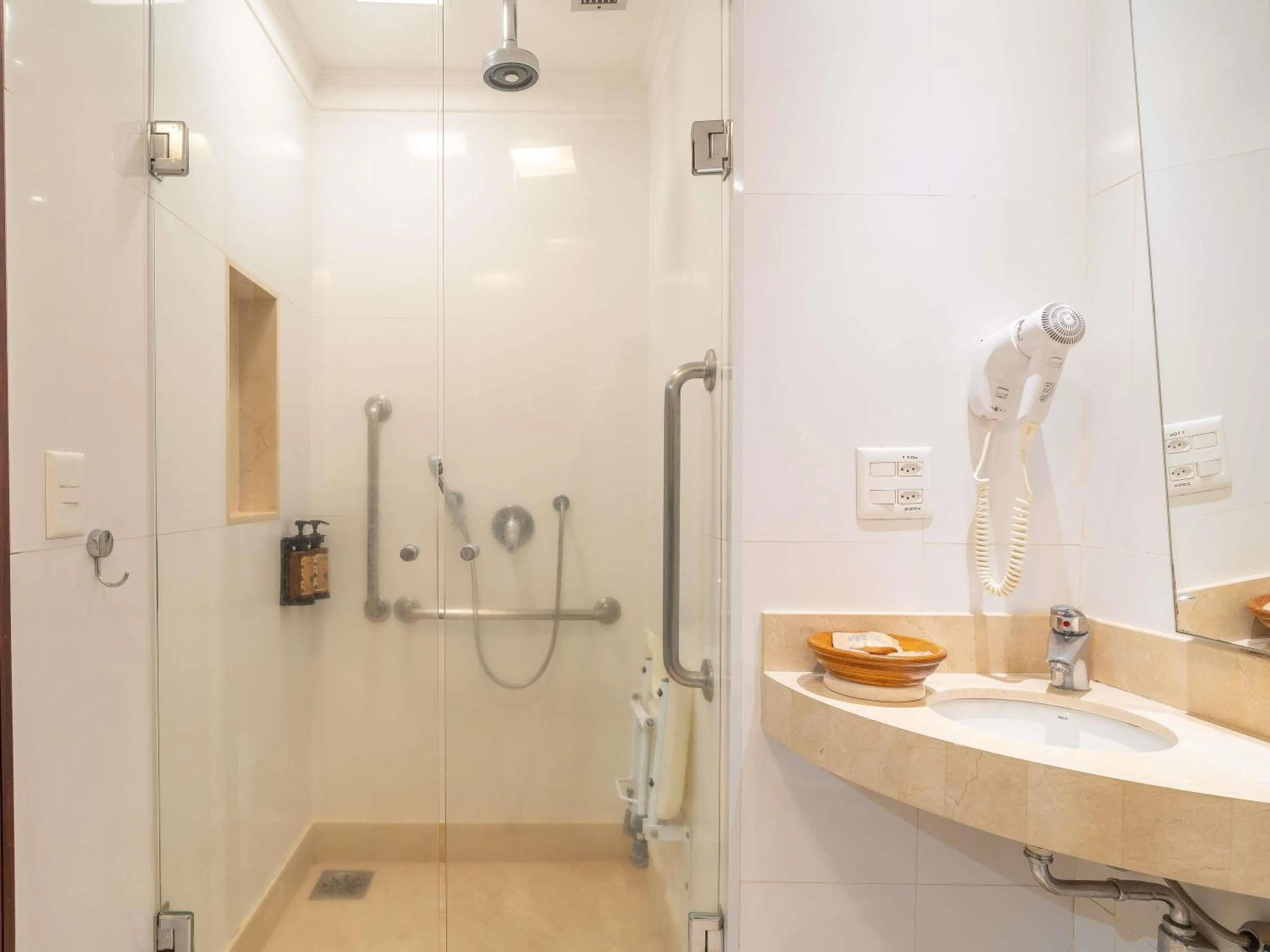 Bedroom in Mercure Uberlândia Plaza Shopping