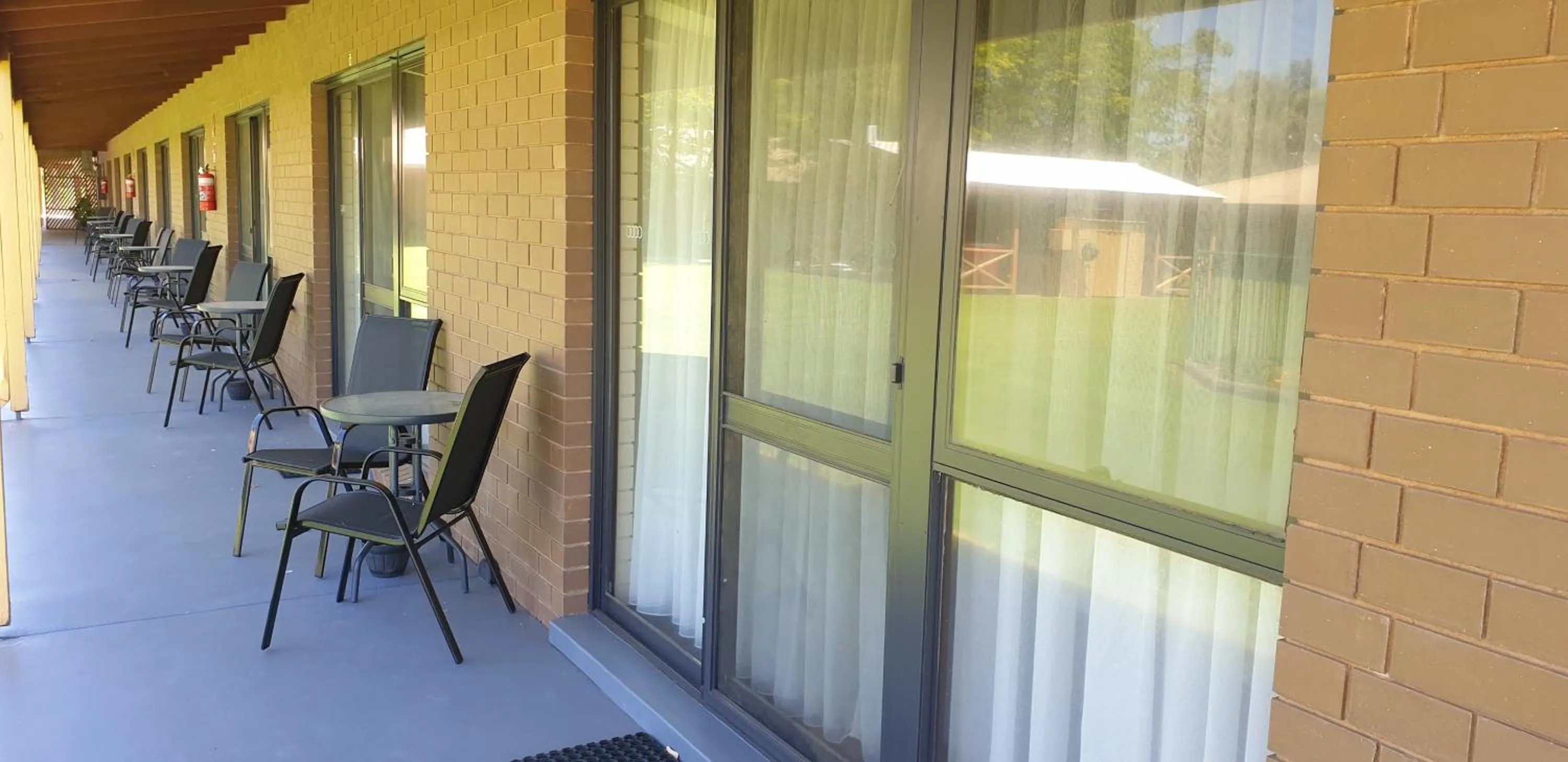 Patio in Barooga Country Inn Motel