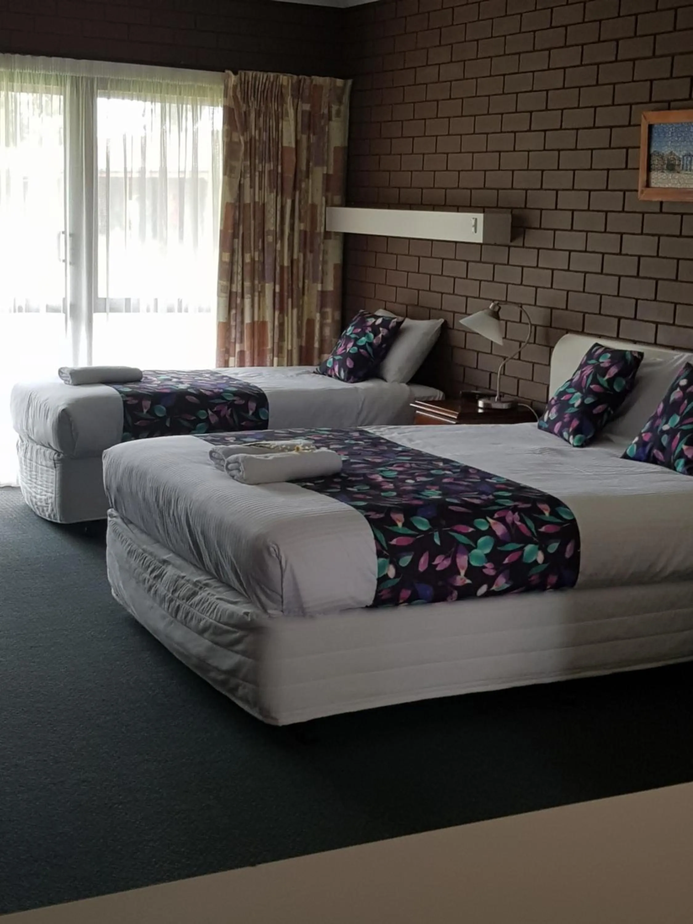 Photo of the whole room, Bed in Barooga Country Inn Motel
