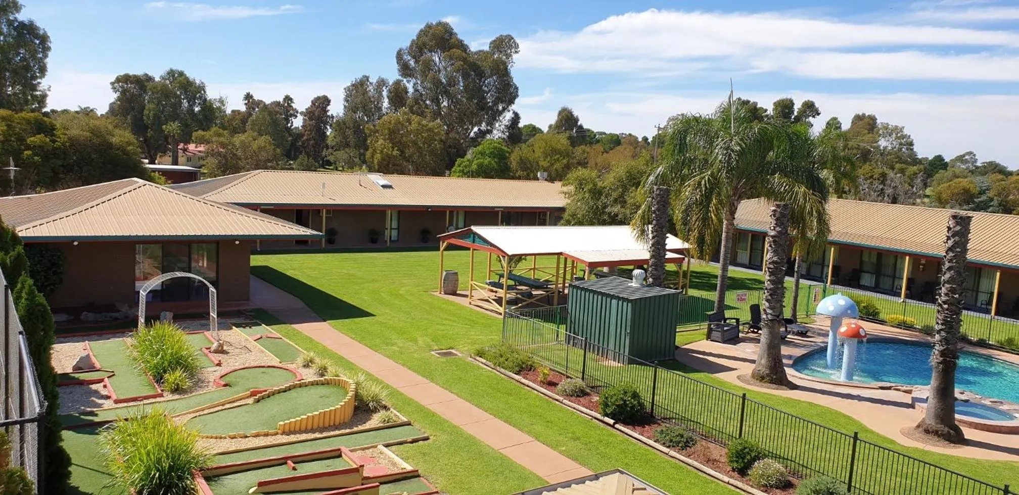 Property building in Barooga Country Inn Motel