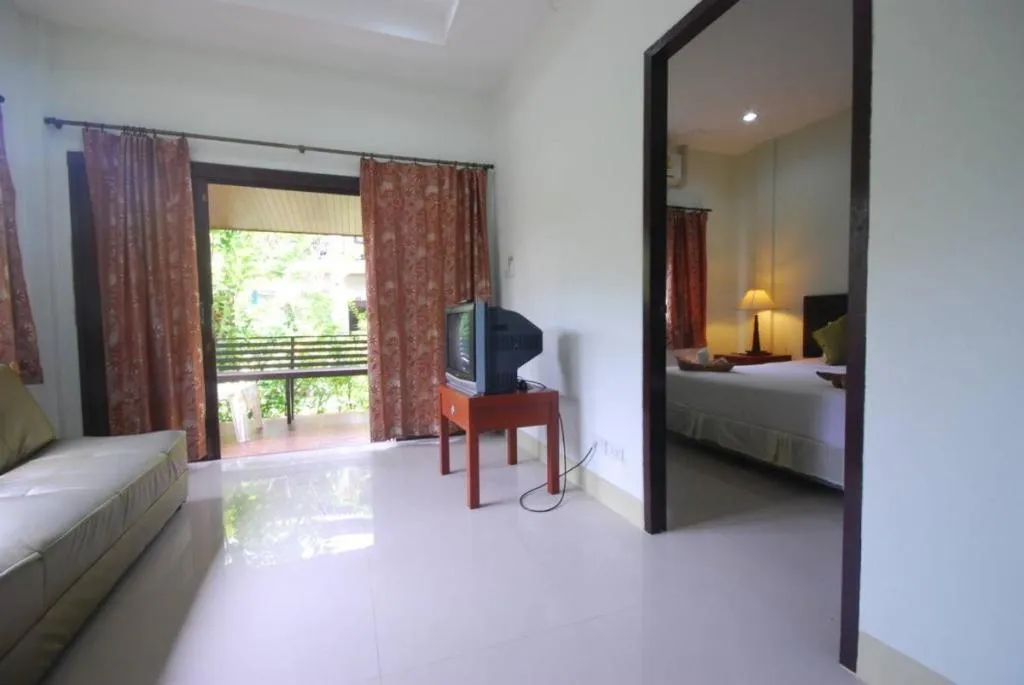 Photo of the whole room, Bed in Buathong Place