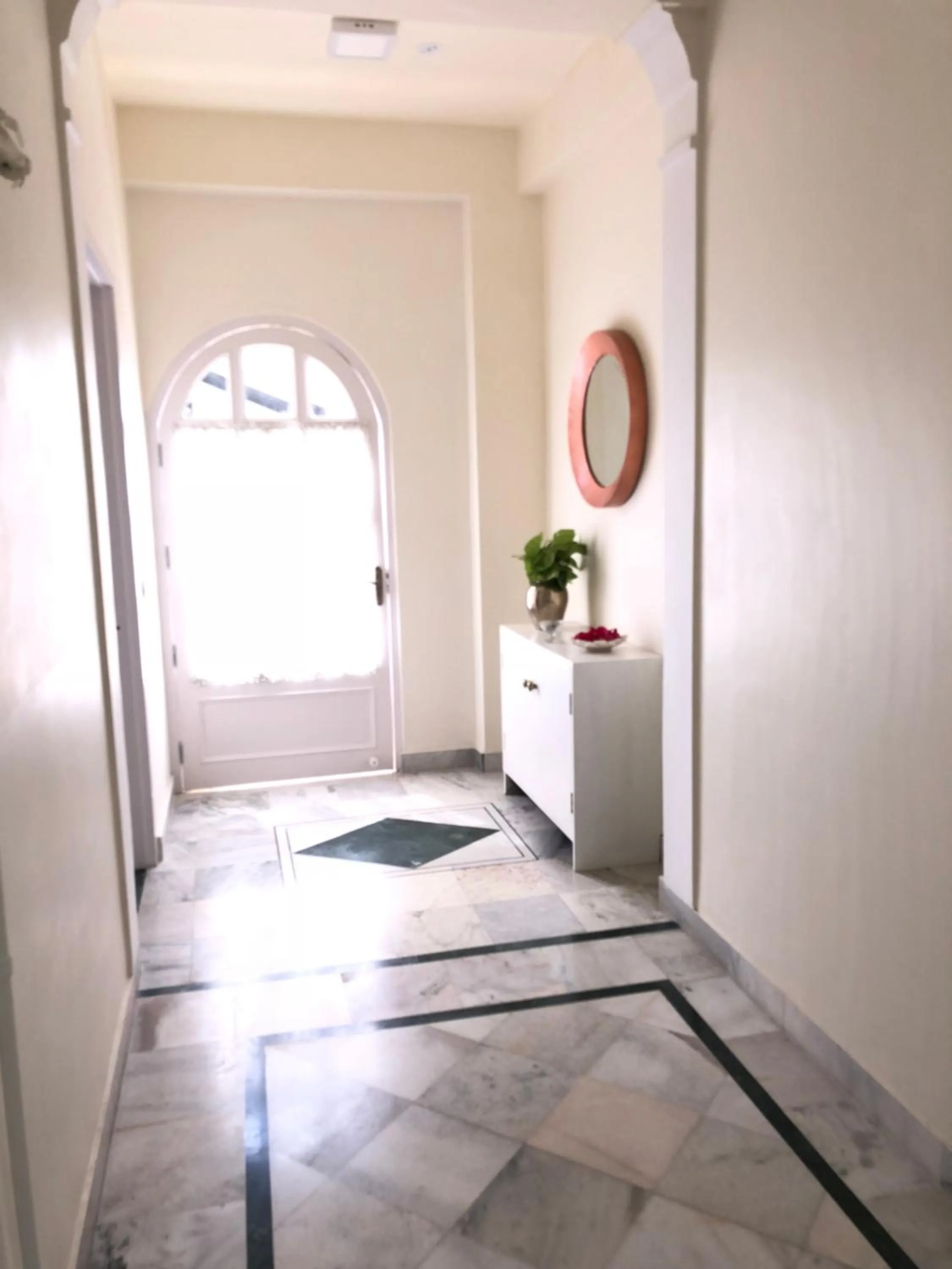 Facade/entrance in Barwara Kothi