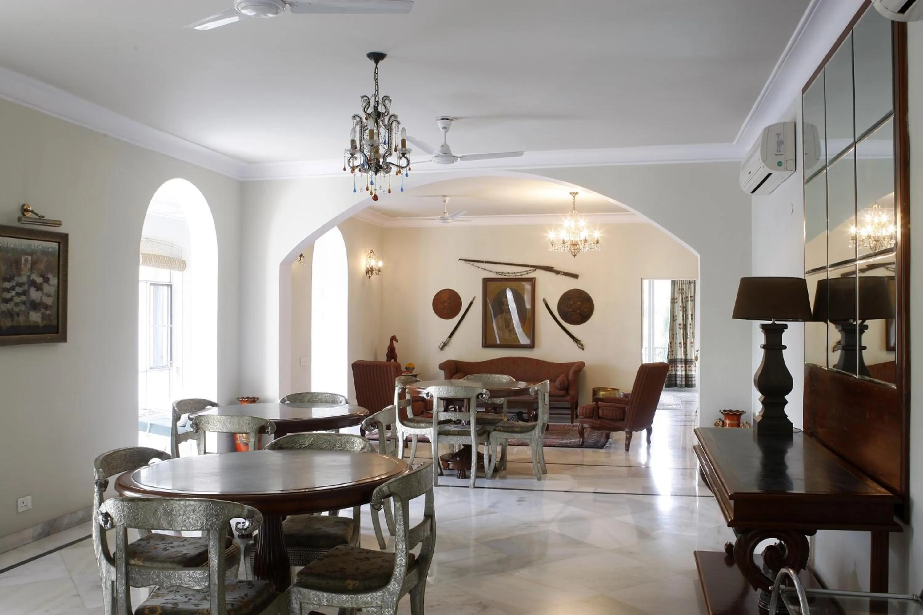 Restaurant/places to eat in Barwara Kothi