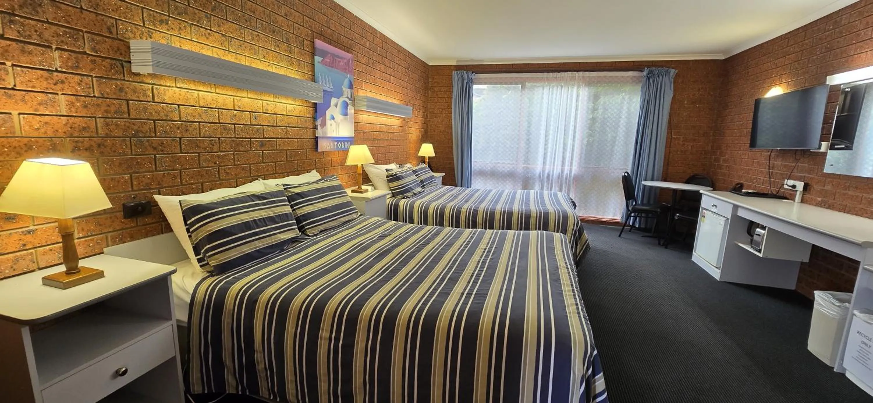 Bed in Whalers Rest Motor Inn