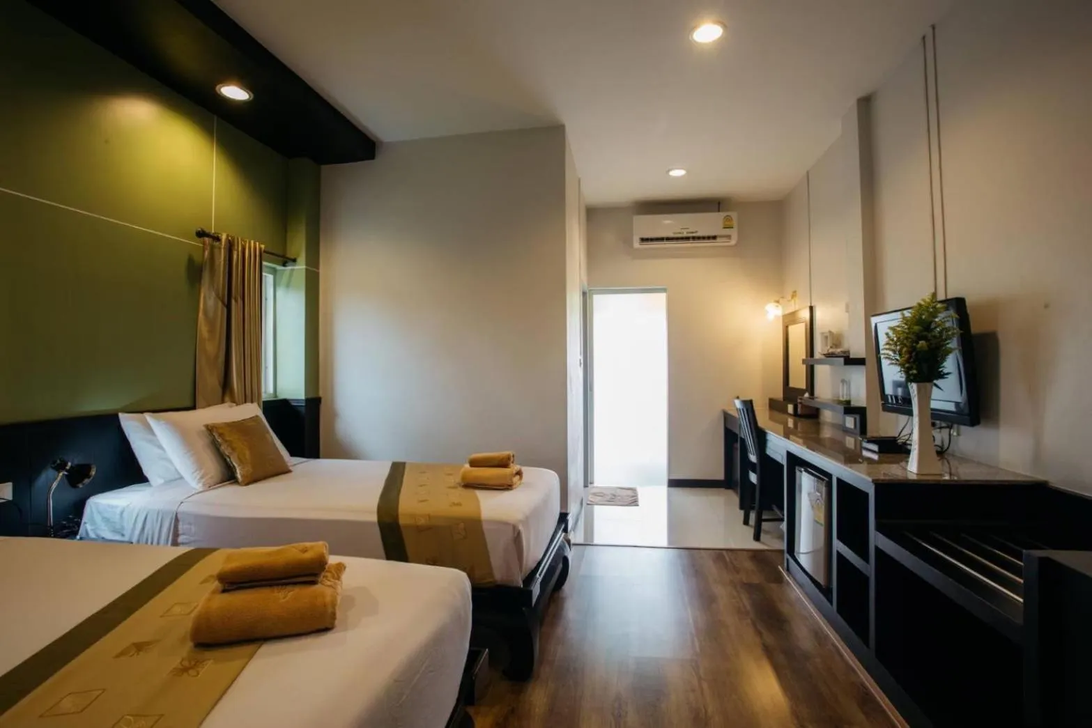 Property building, Bed in Diamond Park Inn Chiangrai & Resort