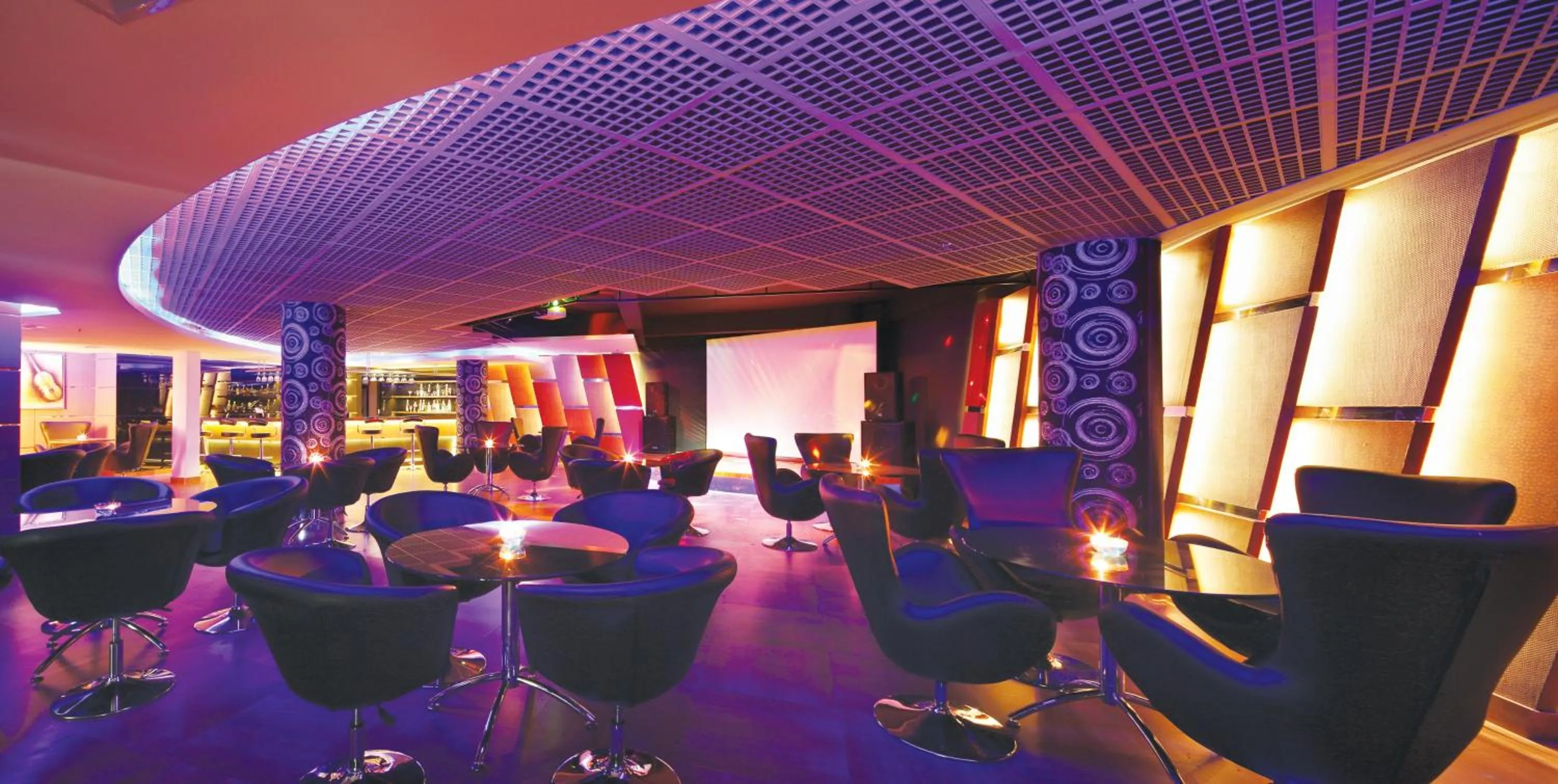 Lounge or bar in Windsor Rajadhani Hotel