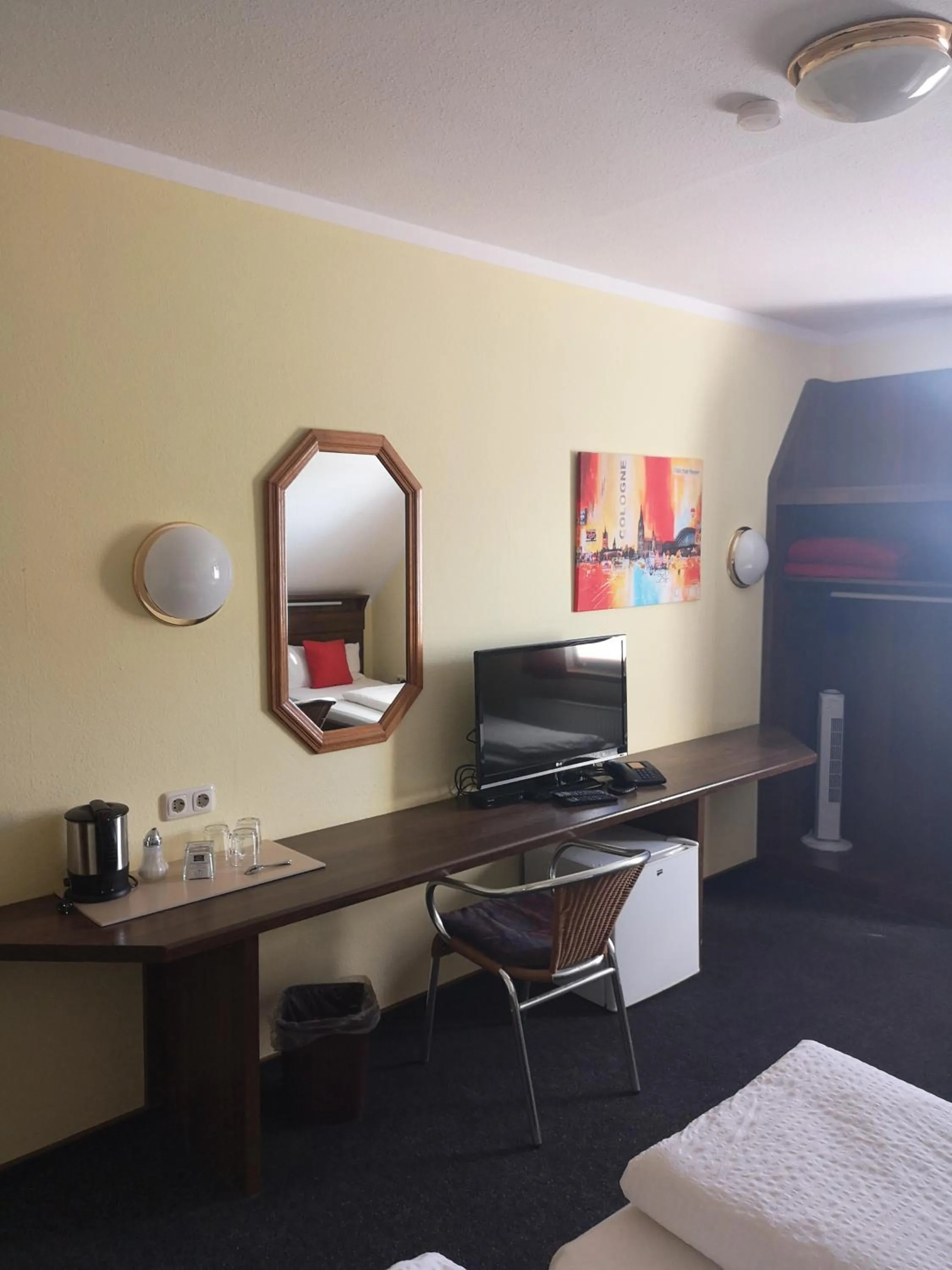 Bed in Hotel Köln-Bonn