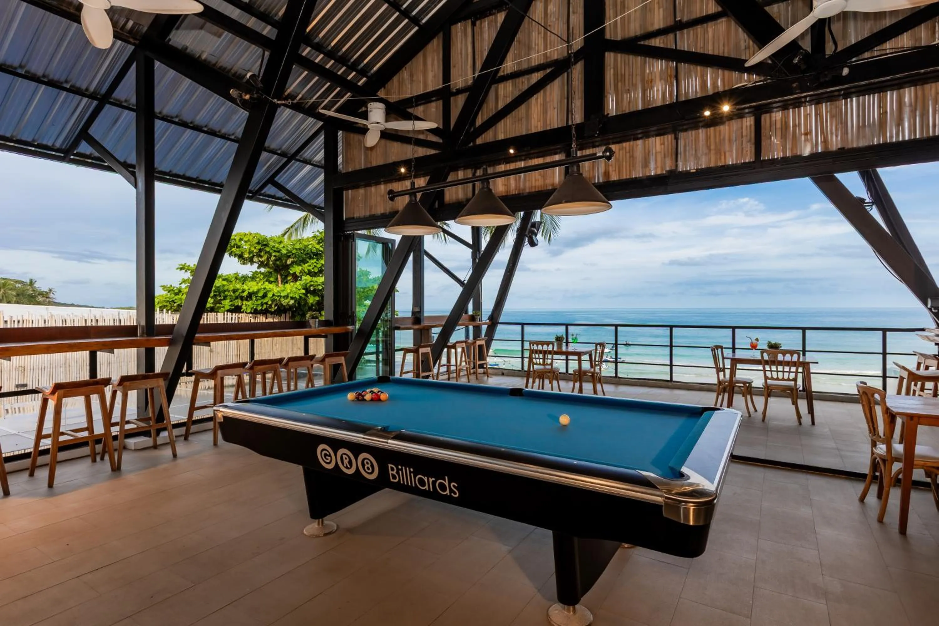 Restaurant/places to eat in Malibu Beach Resort