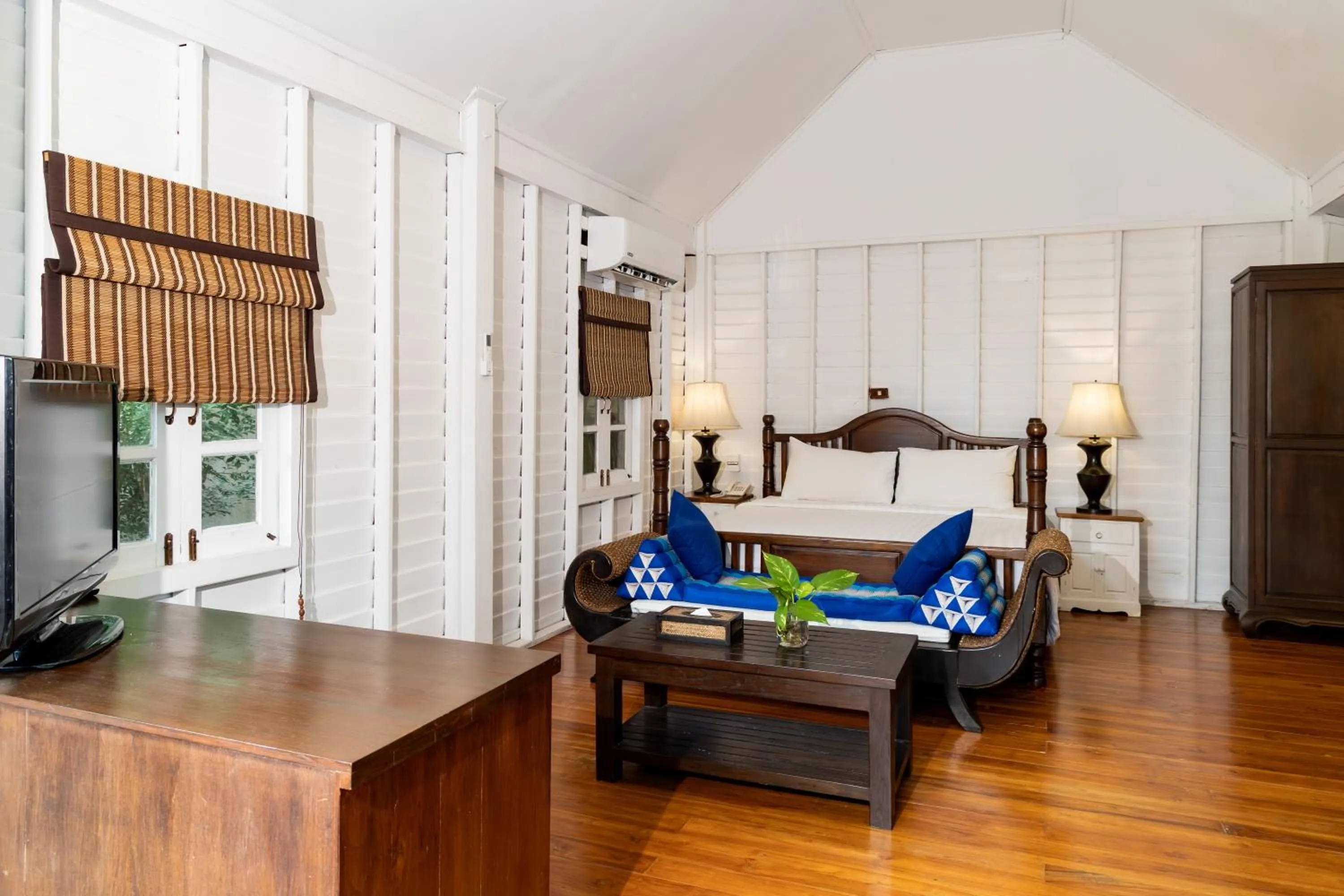 Bed in Malibu Beach Resort