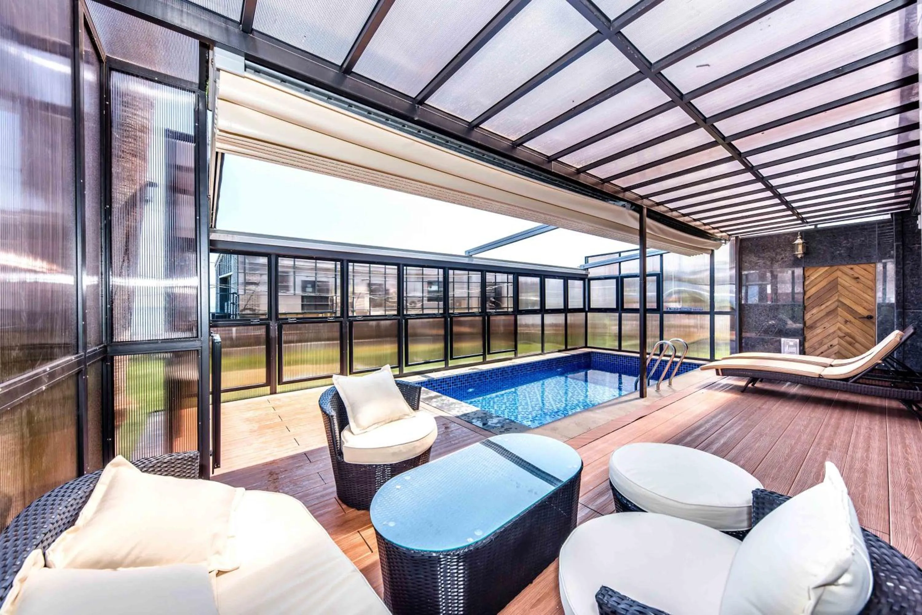 Oceano Ocean Pool Villa Royal Suite in Dyne Oceano Hotel