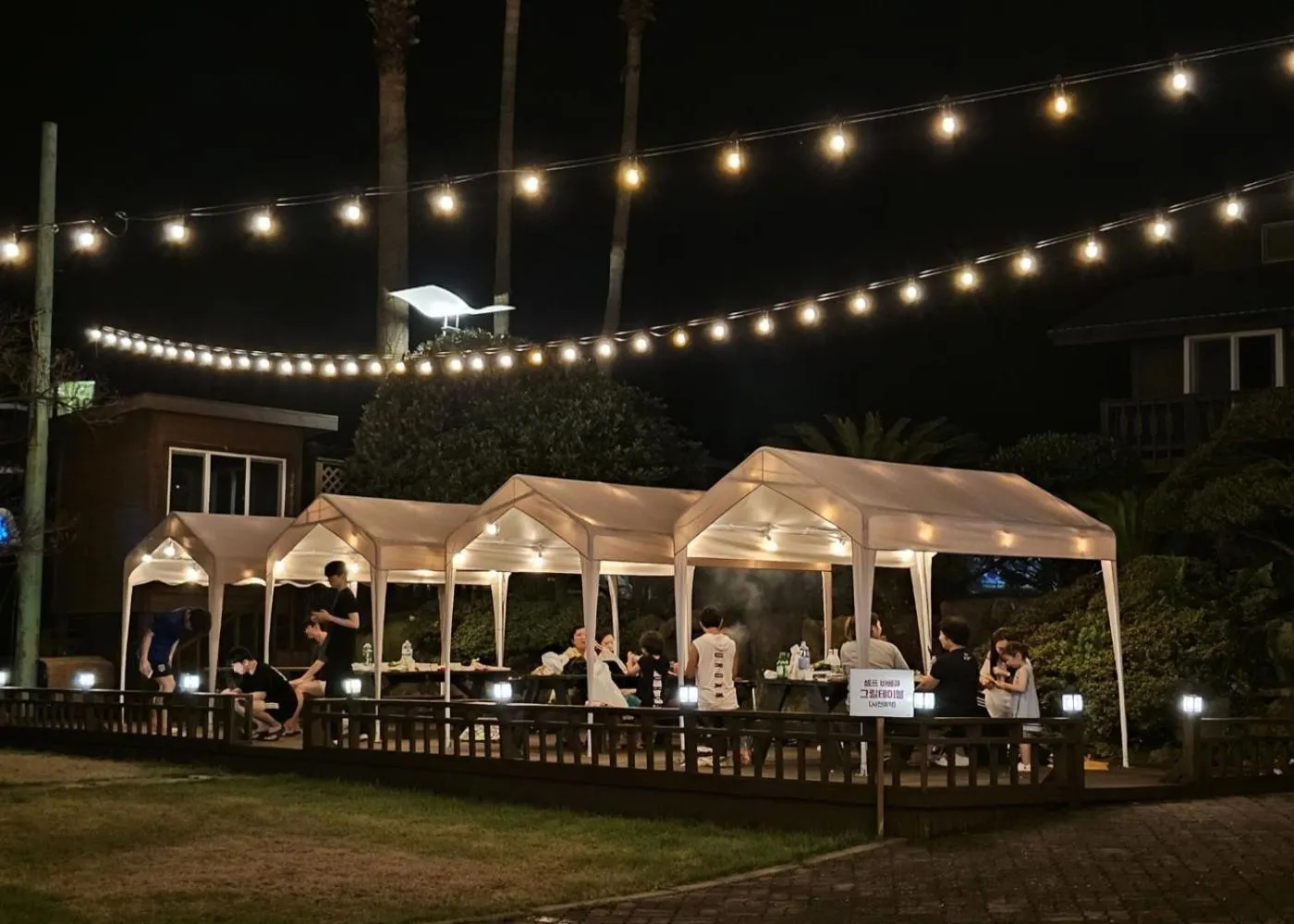 Restaurant/places to eat in Dyne Oceano Hotel