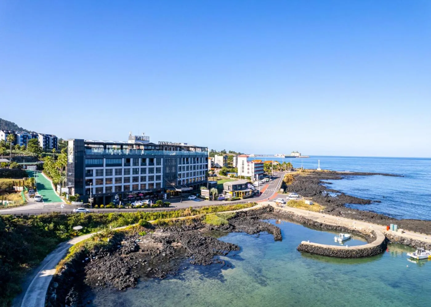 Property building in Dyne Oceano Hotel