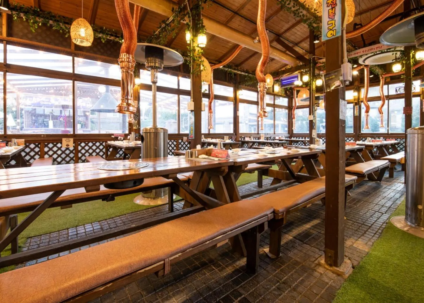 Restaurant/places to eat in Dyne Oceano Hotel