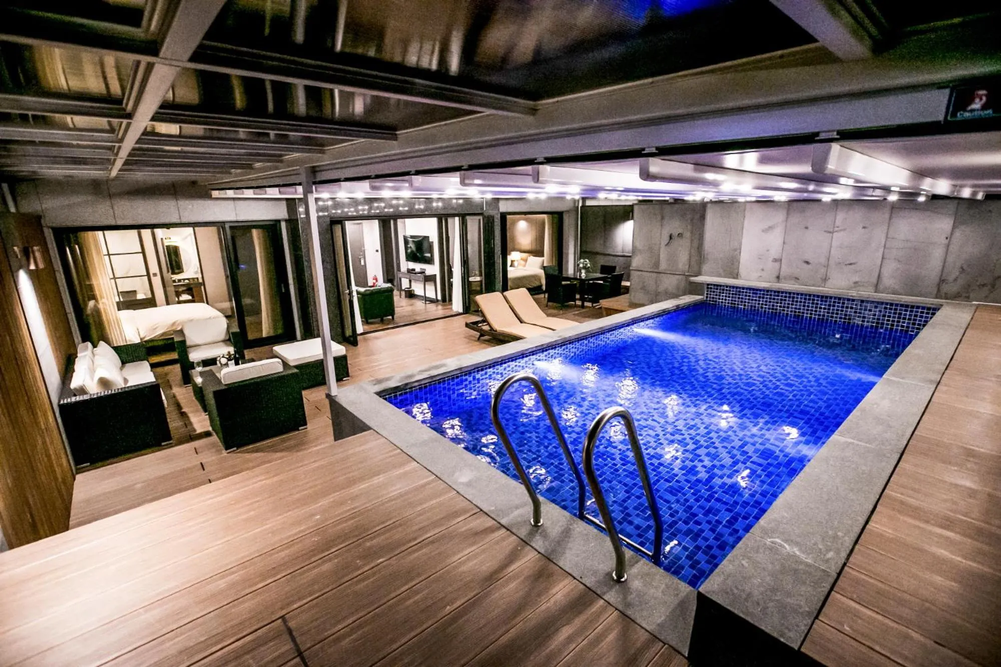 Pool Villa Suite in Dyne Oceano Hotel