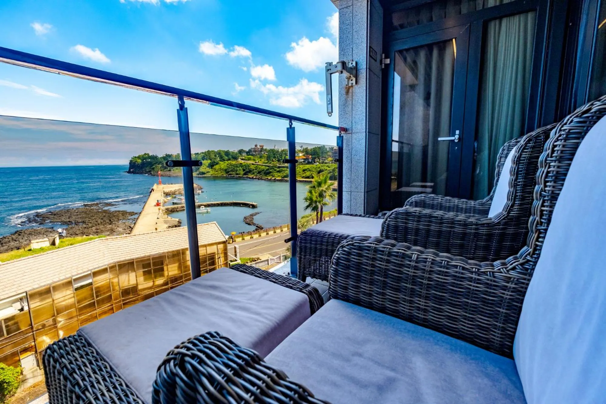 Family Ocean Suite in Dyne Oceano Hotel