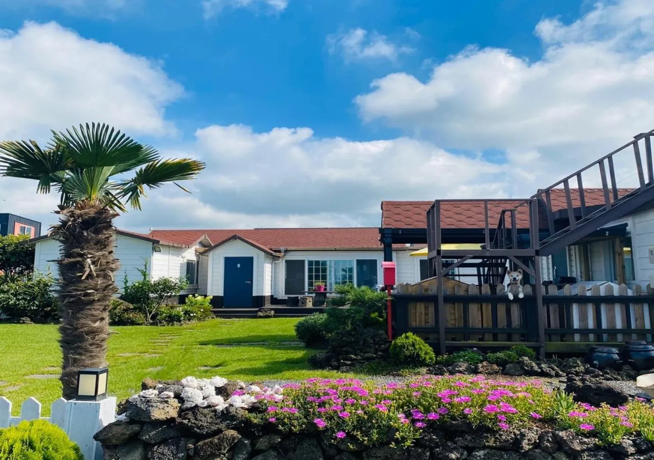 Property building in Jeju Haepoomdal Pension