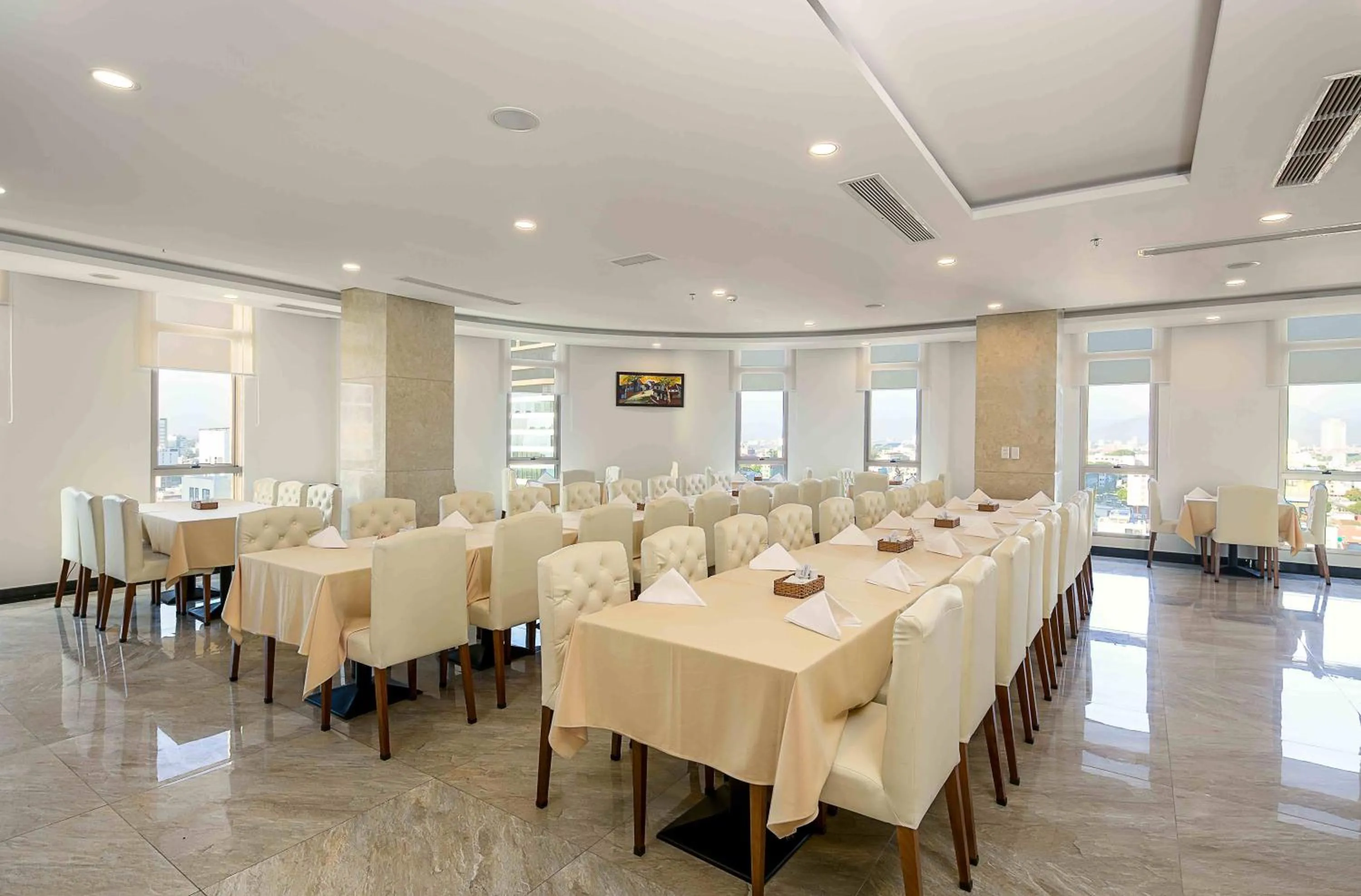 Restaurant/places to eat in Tamarind Danang Beach Hotel