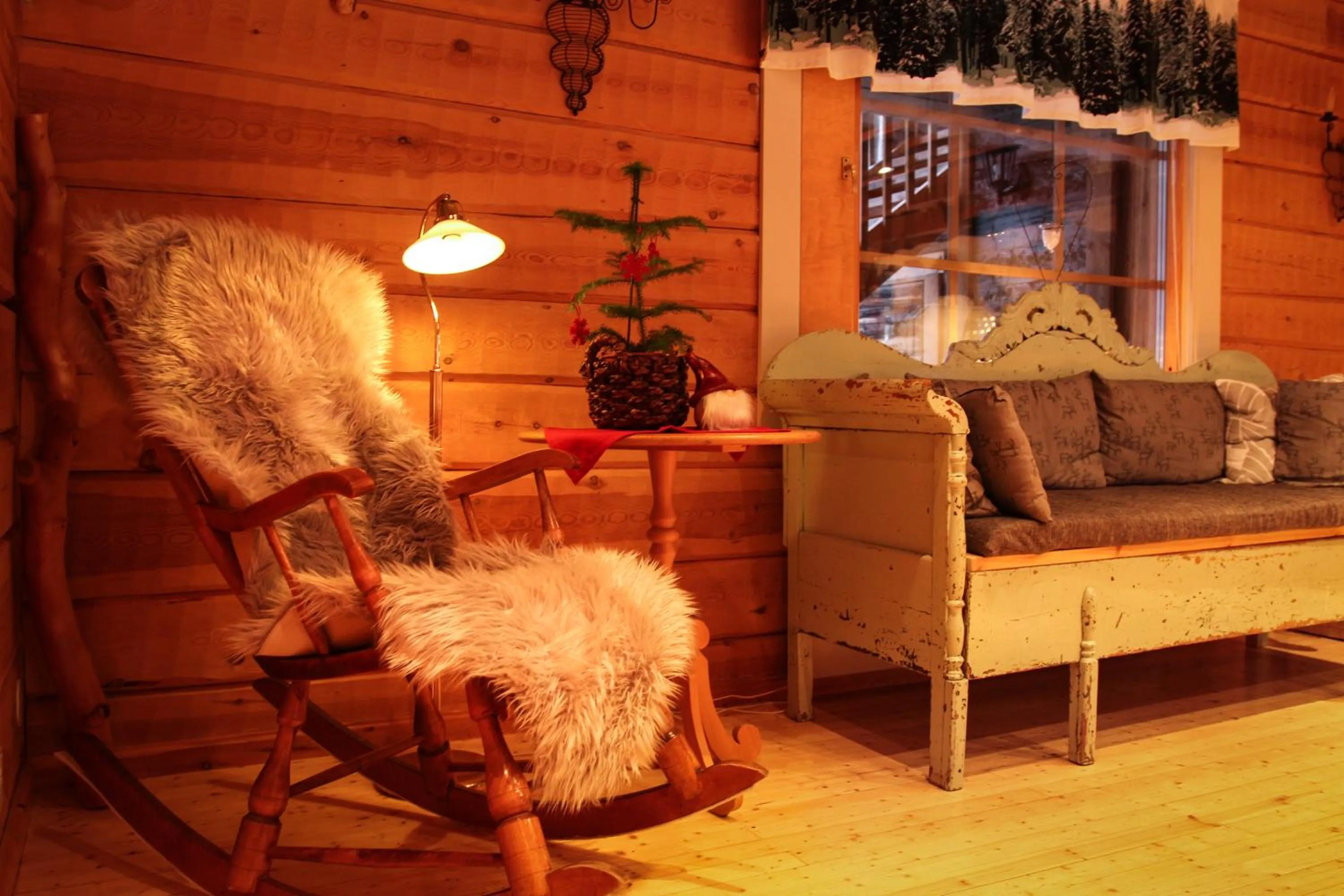 Isokenkäisten Klubi - Wilderness Lodge