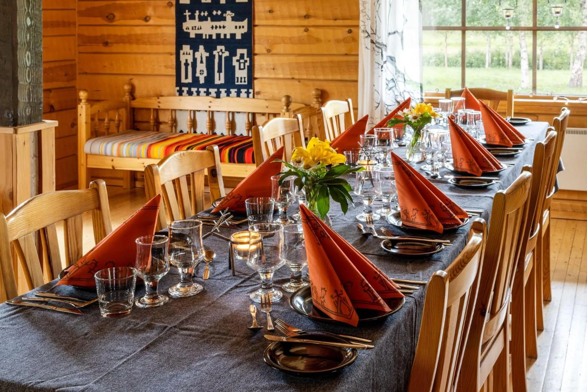 Isokenkäisten Klubi - Wilderness Lodge