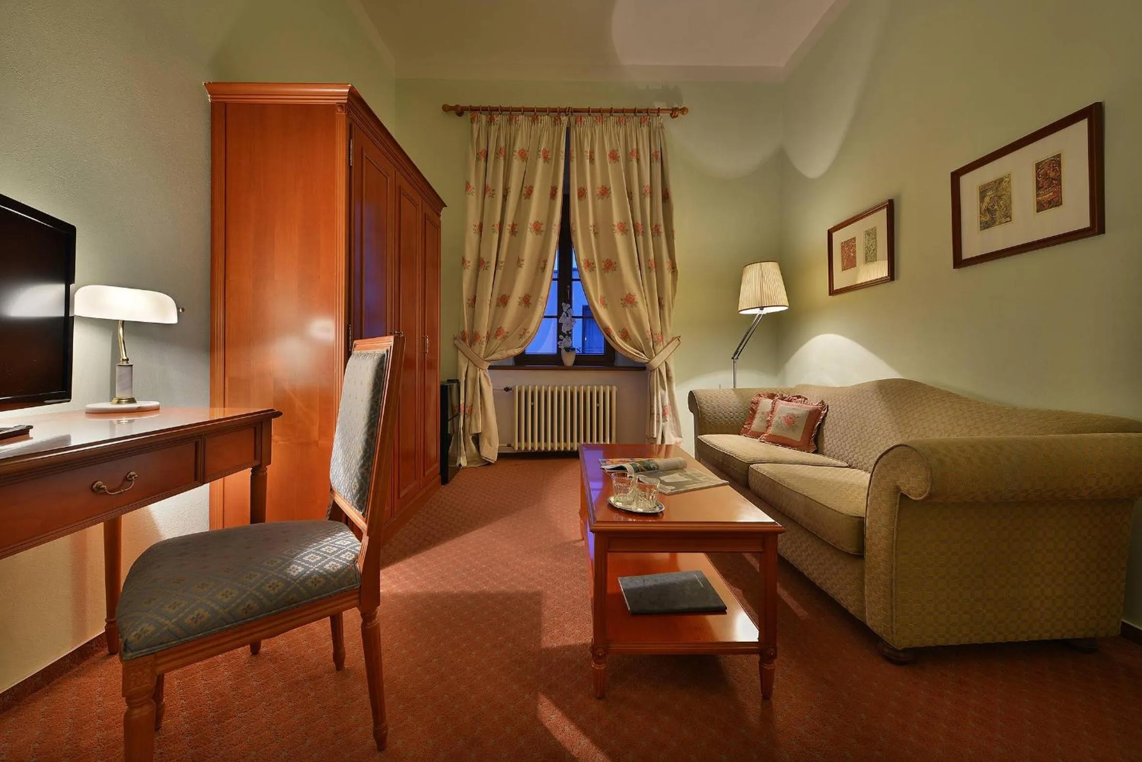 Maxmilian Lifestyle Resort