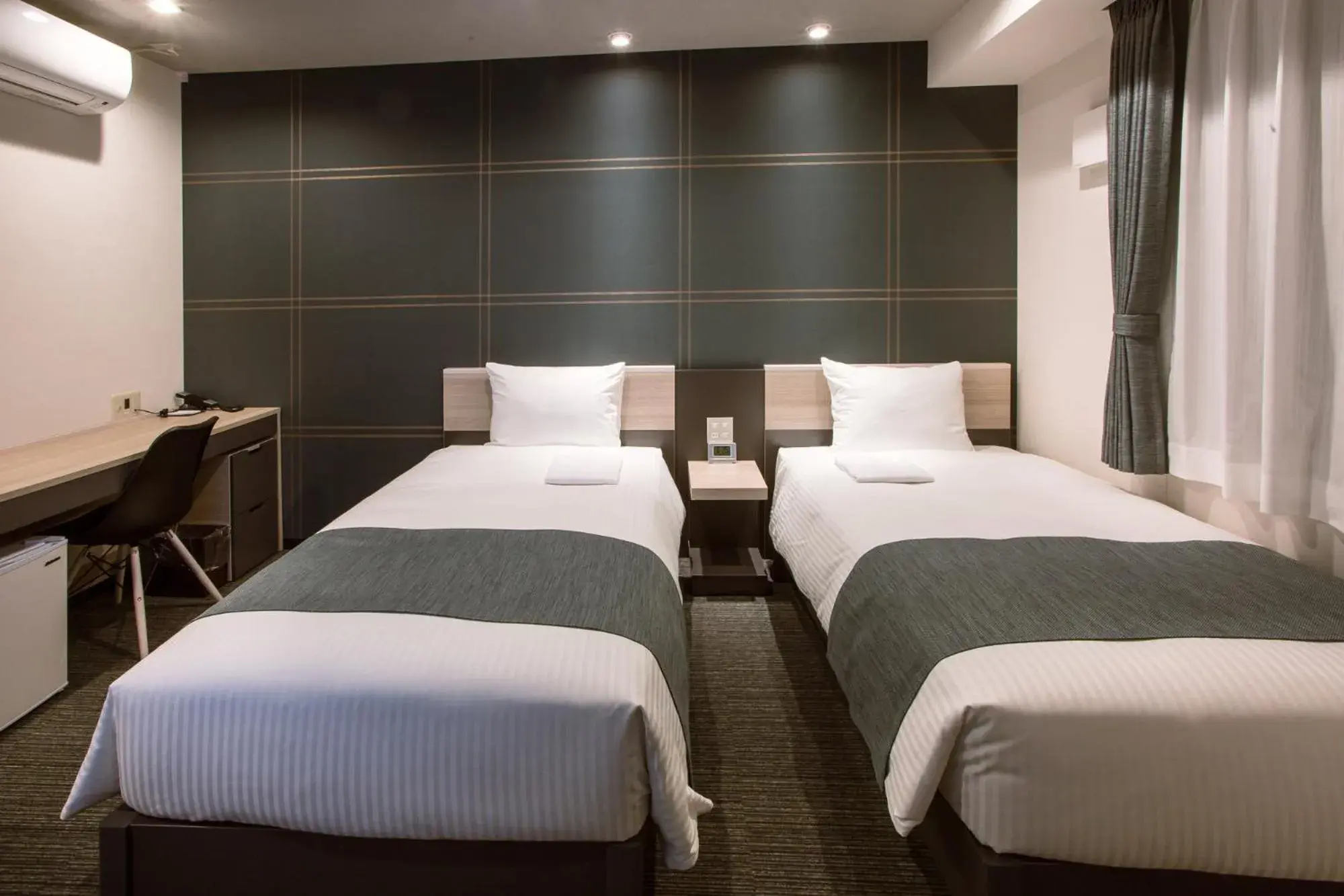 Standard Twin Room - single occupancy - Smoking in Kuretake-Inn Hamamatsueki Minamiguchi Premium Standard Twin Room - single occupancy - Smoking in Kuretake-Inn Hamamatsueki Minamiguchi Premium