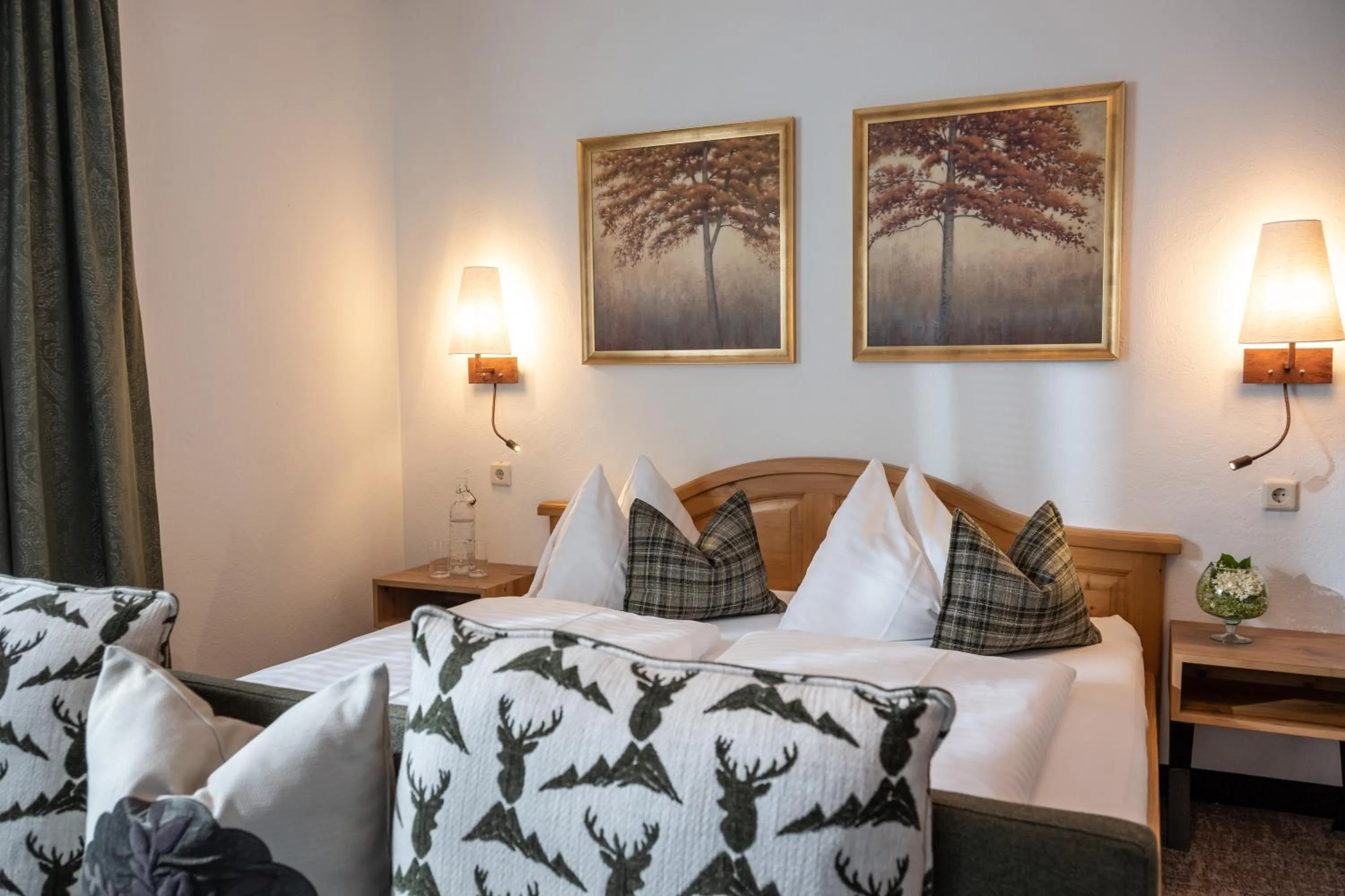 Photo of the whole room, Bed in Jagdhaus