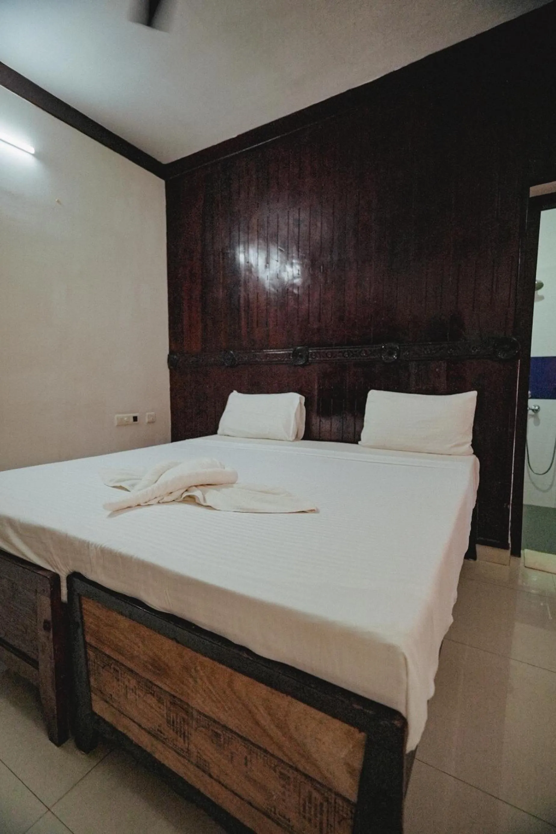 Bed in Raja Park Beach Resort