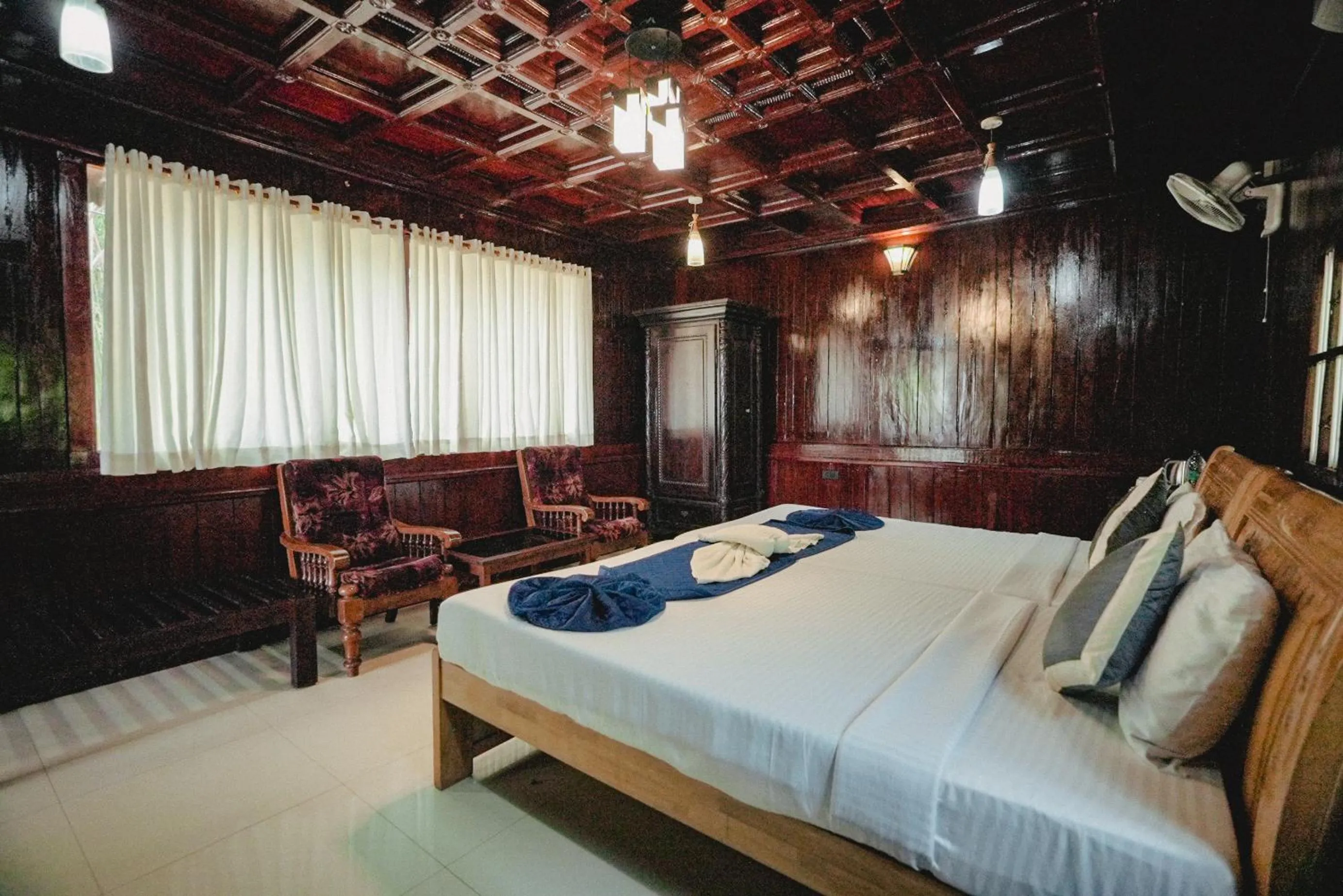 Bed in Raja Park Beach Resort