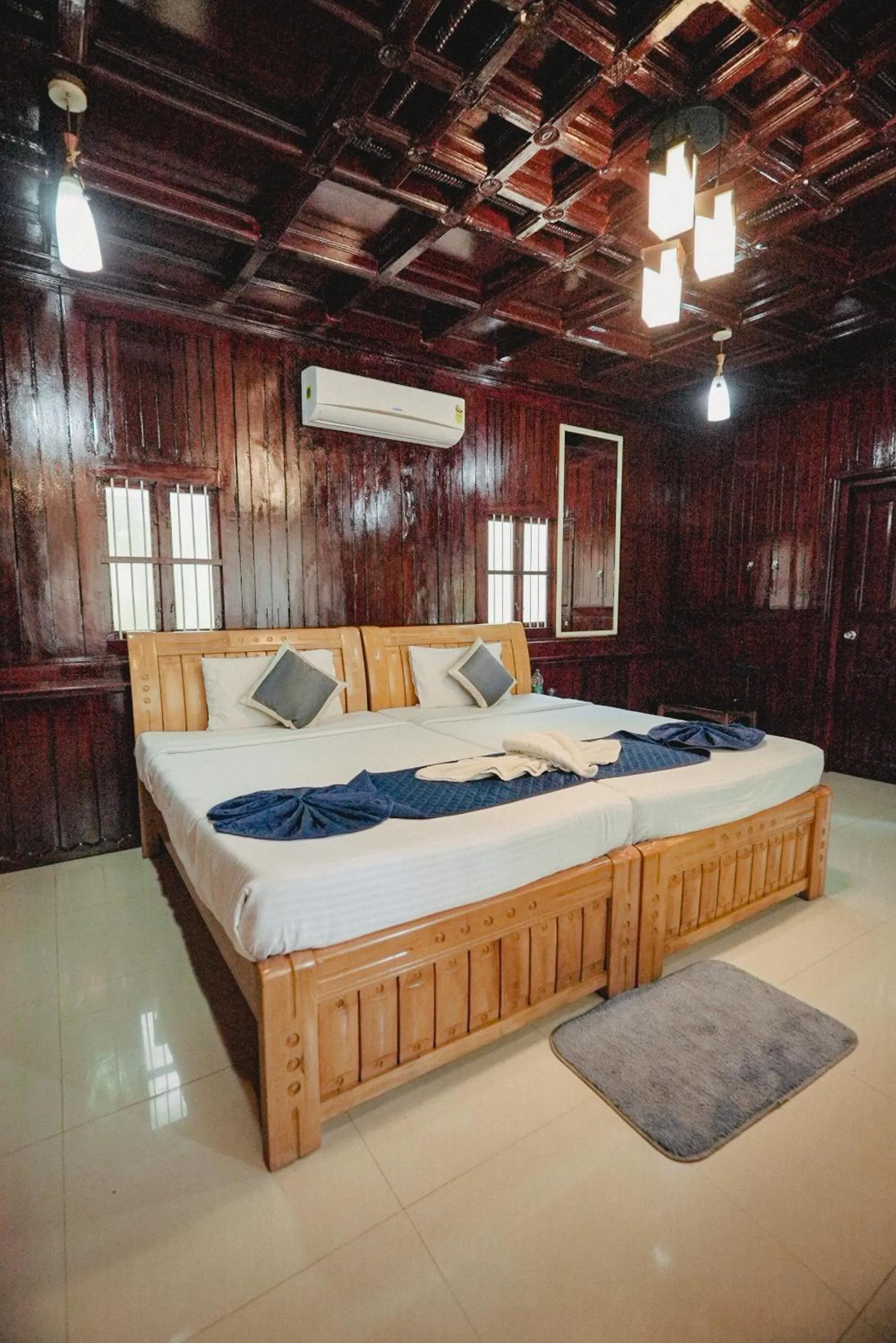 Bed in Raja Park Beach Resort