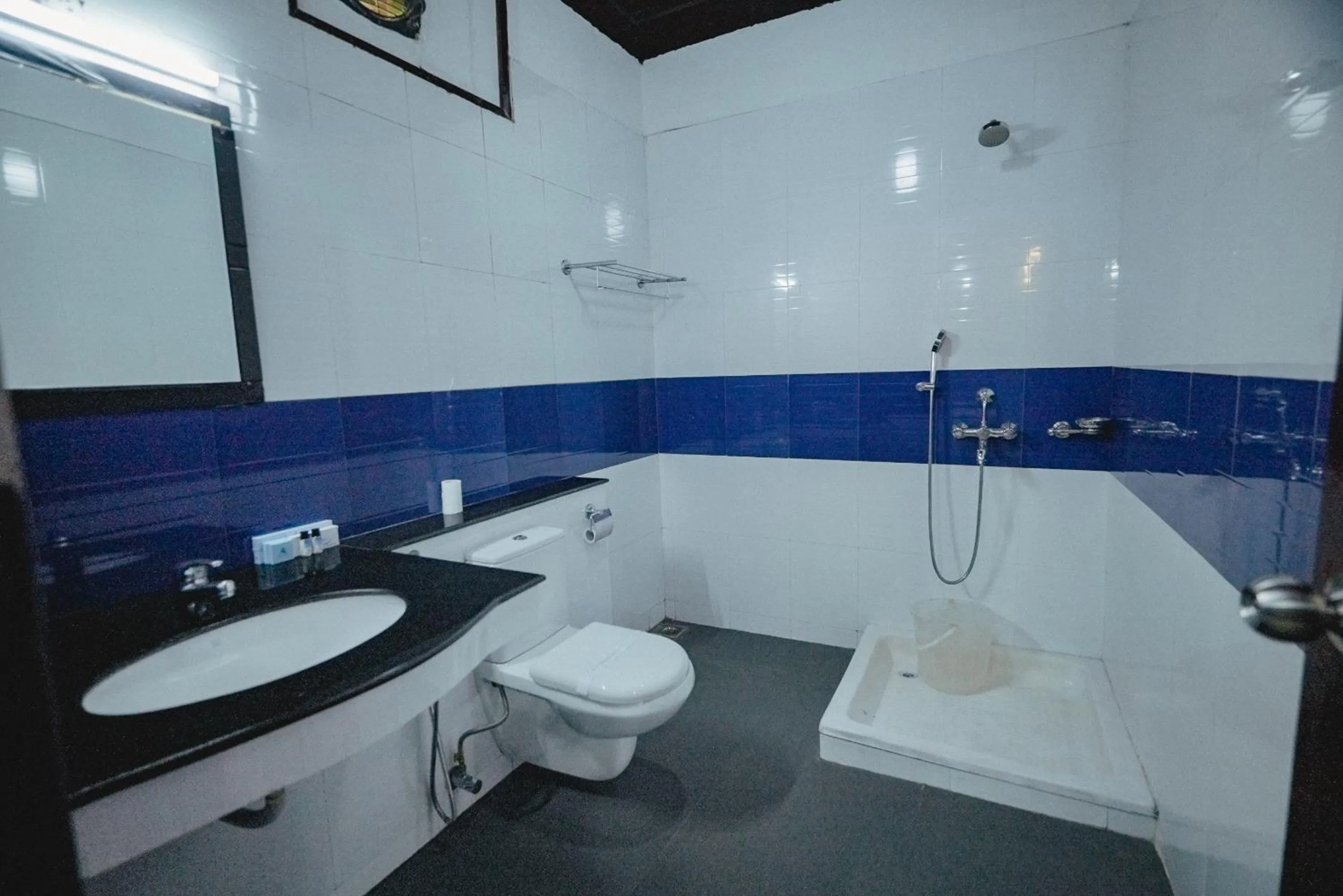 Shower in Raja Park Beach Resort