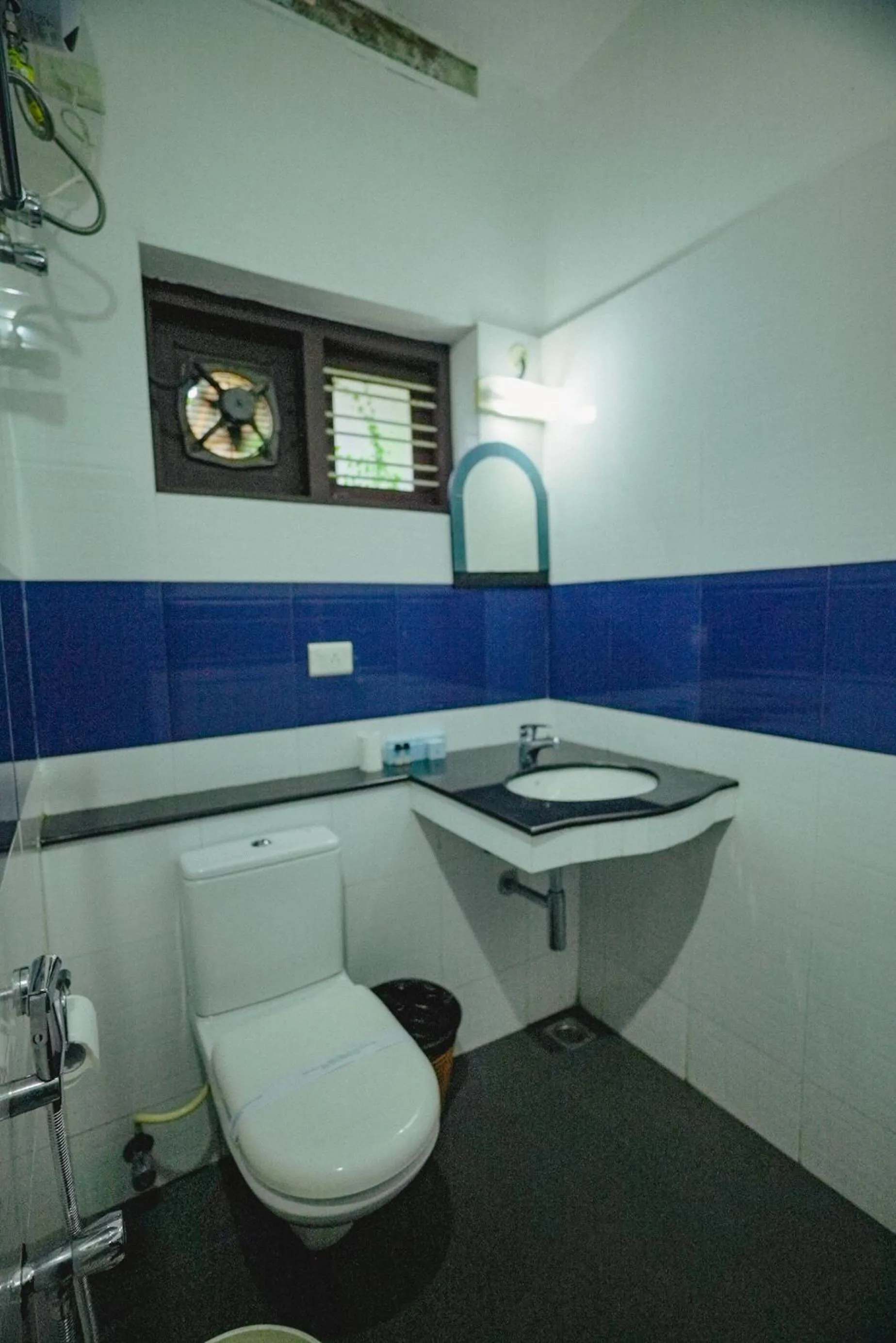 Bathroom in Raja Park Beach Resort