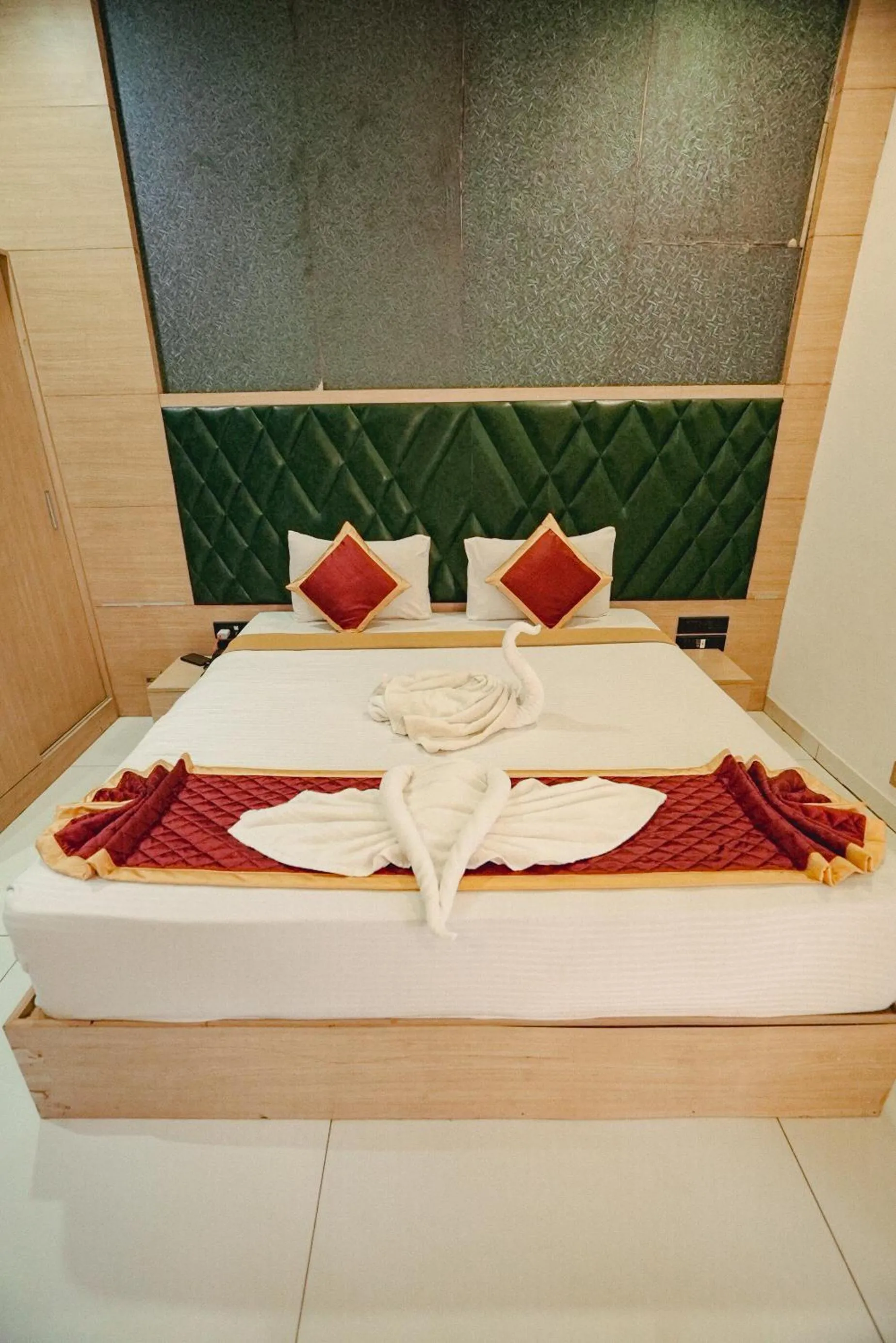 Bed in Raja Park Beach Resort