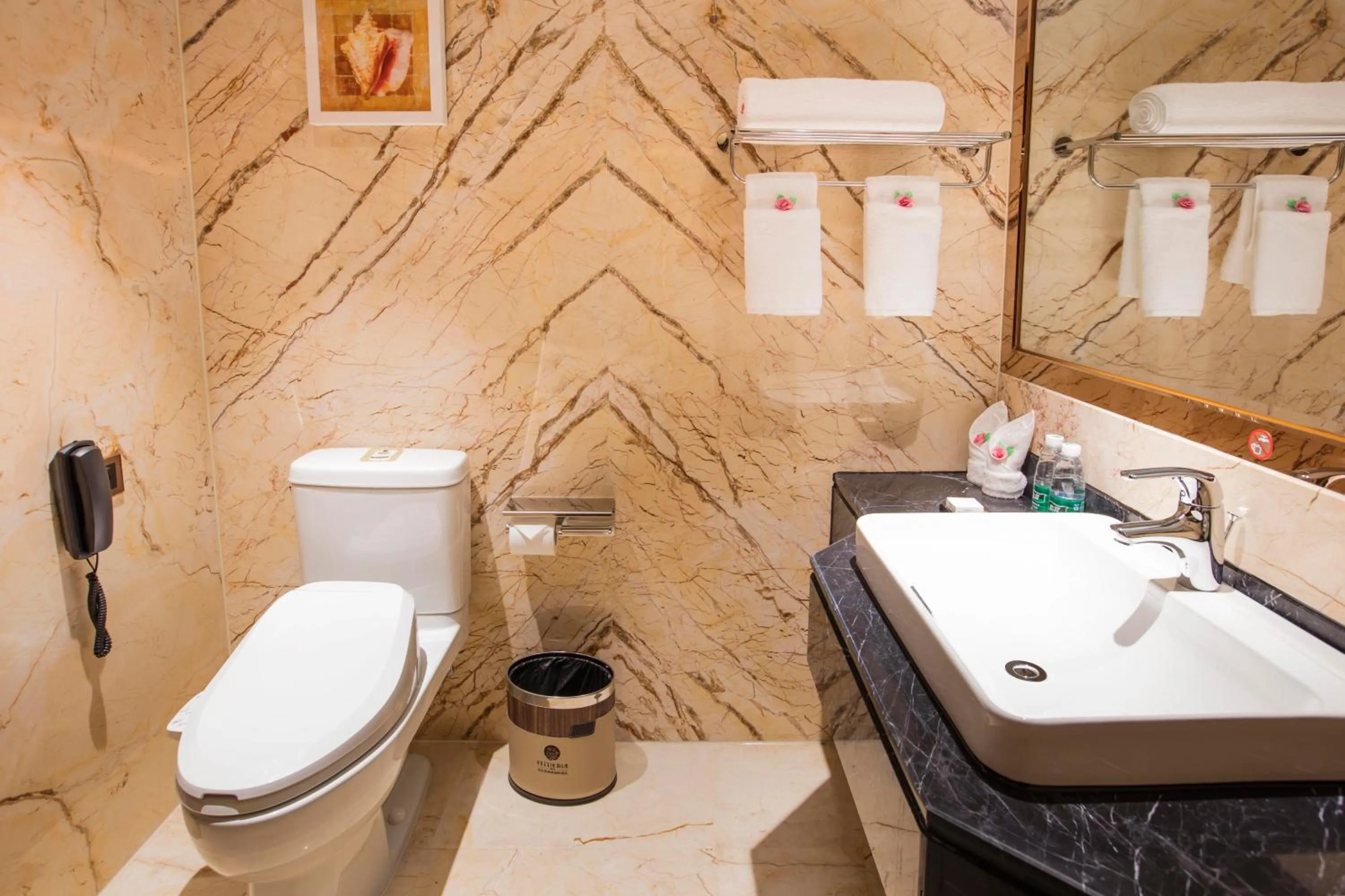 Bathroom in YueXin Tomorrow Hotel Sanya