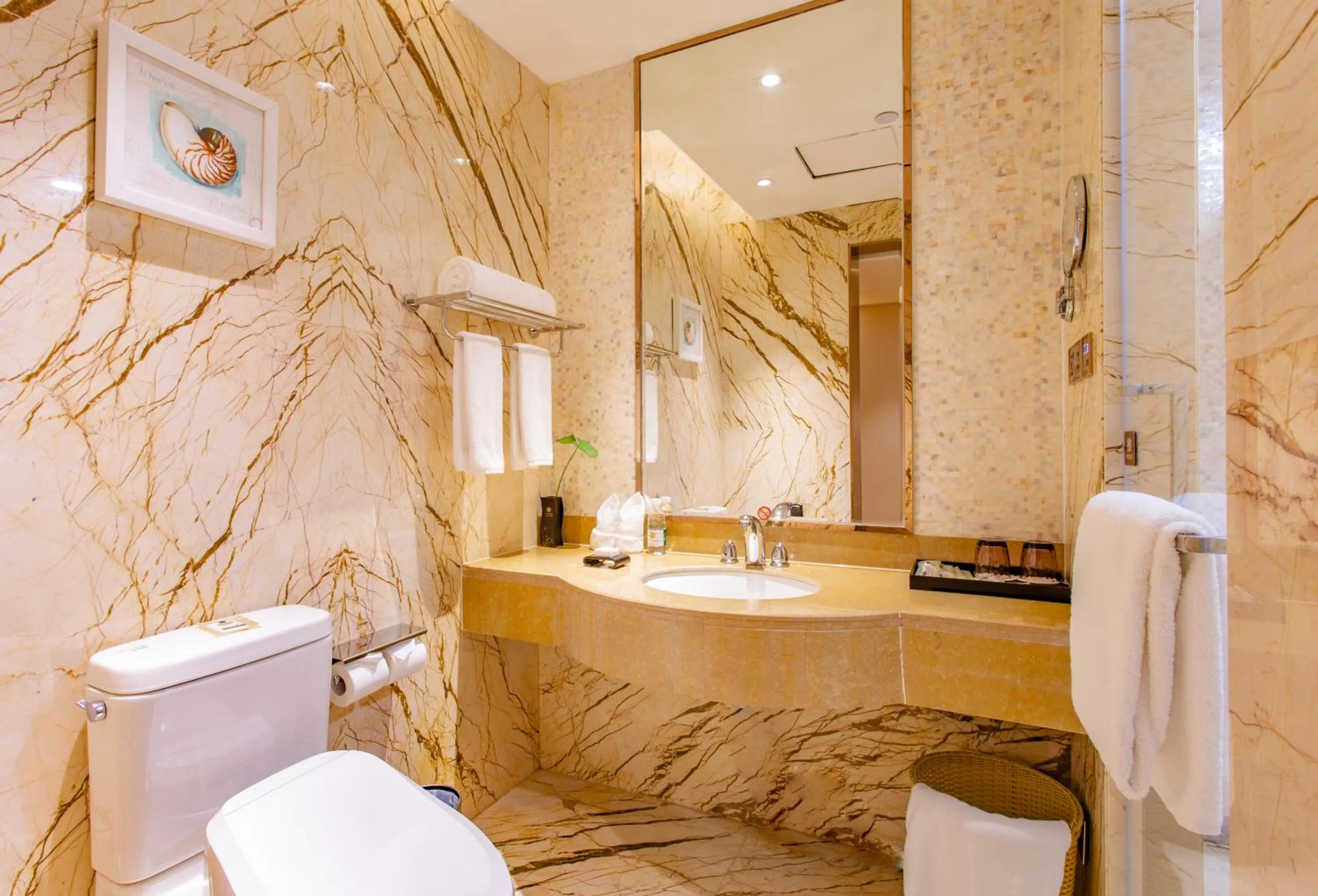 Bathroom in YueXin Tomorrow Hotel Sanya