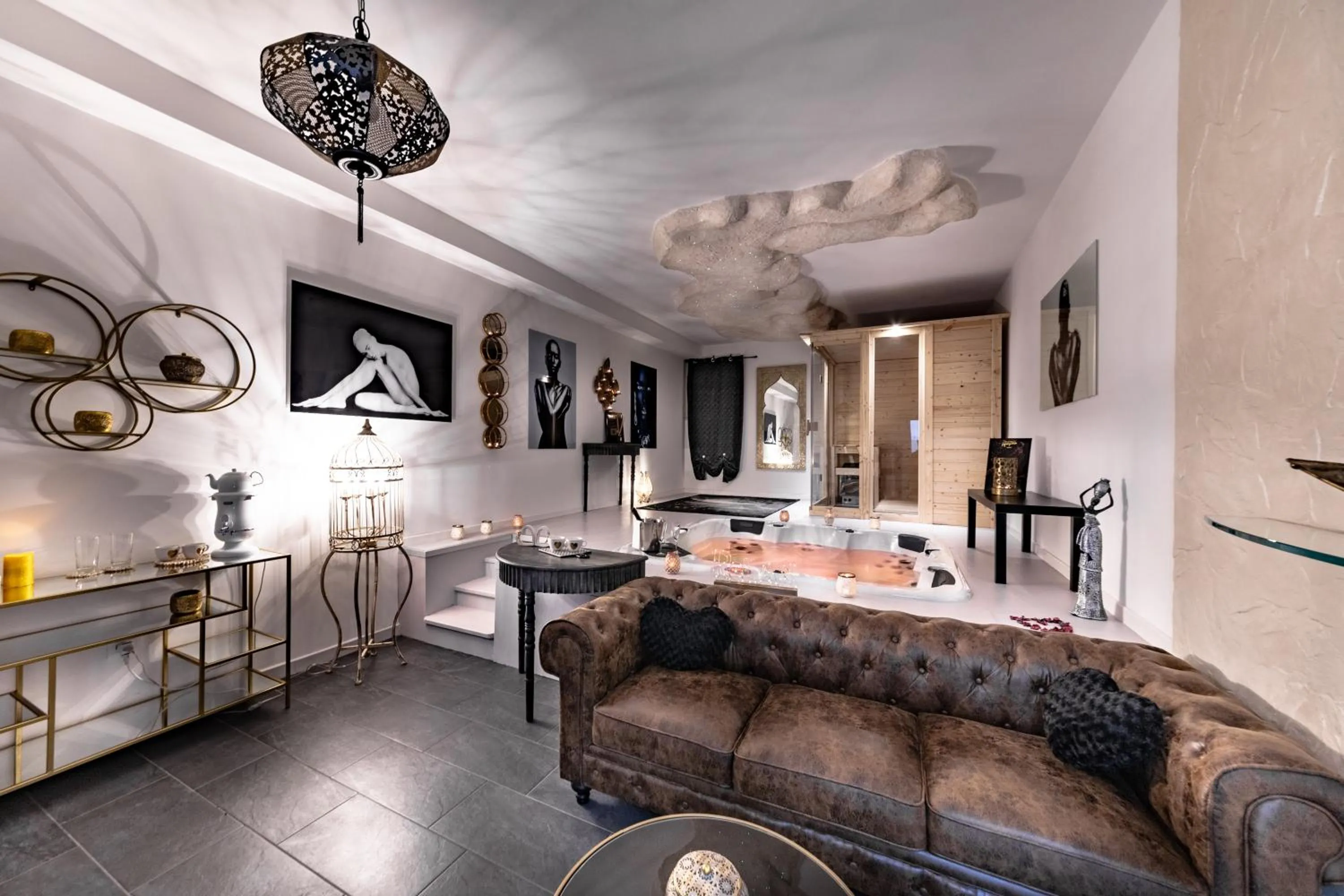 Swimming pool, Bed in QuattroCuori Boutique Hotel & Spa