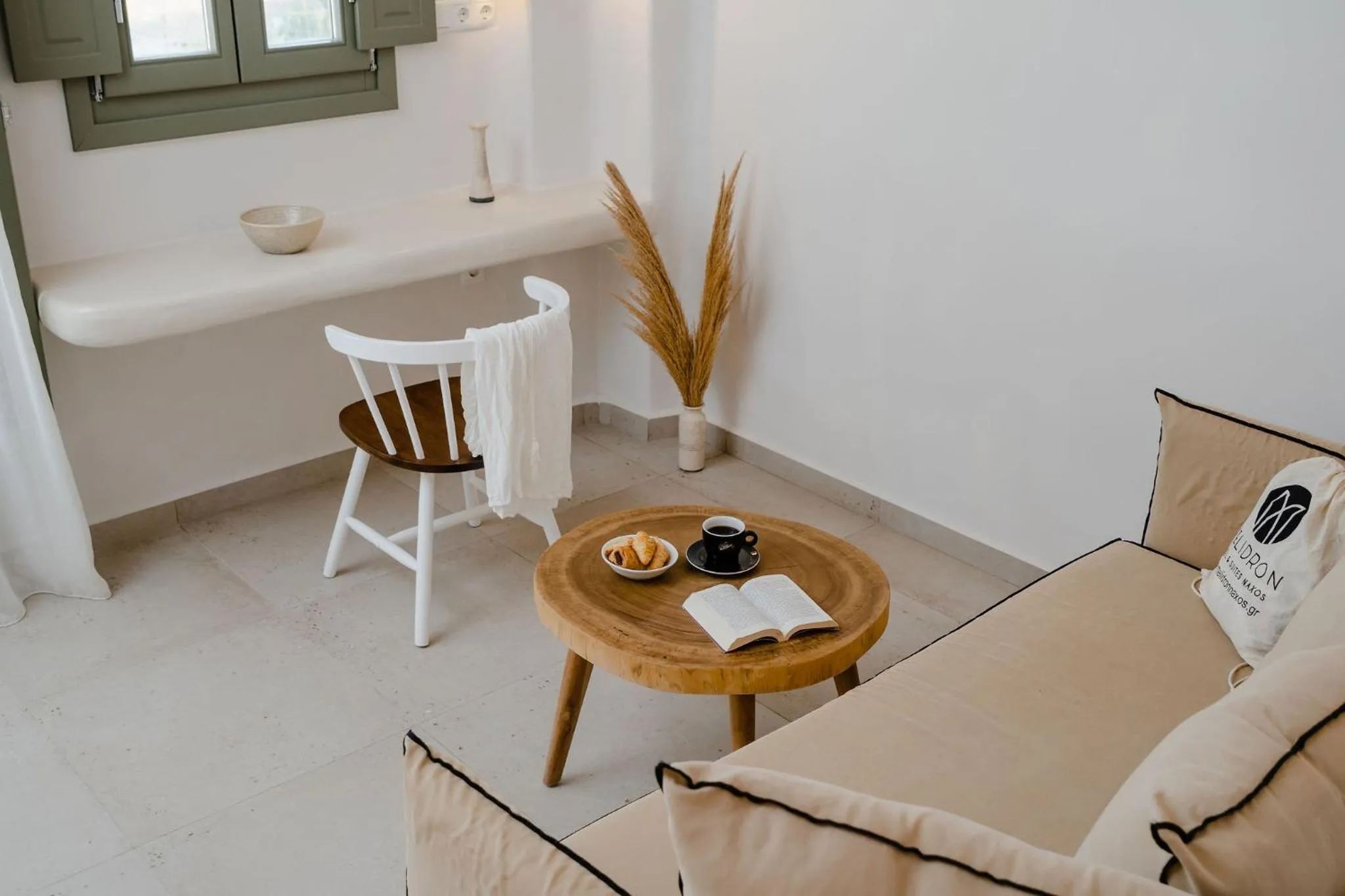 Living room in Melidron Hotel & Suites