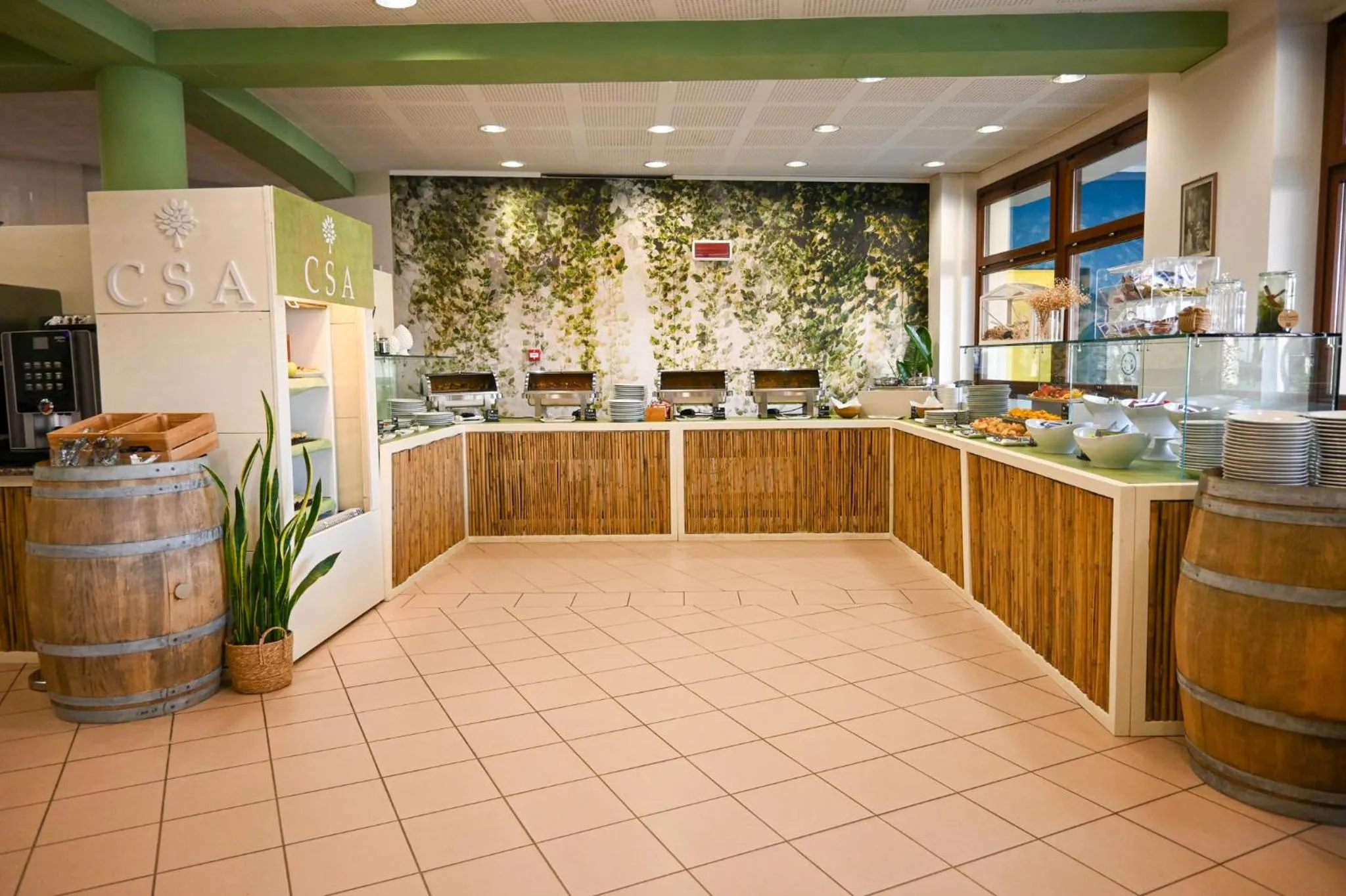 Restaurant/places to eat in CSA Hotel Beach & Park