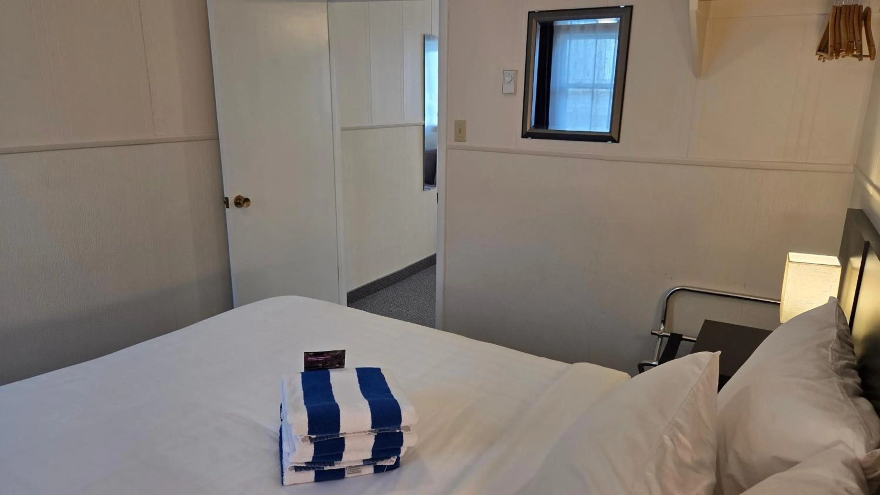 Bedroom, Bed in Lido Motel