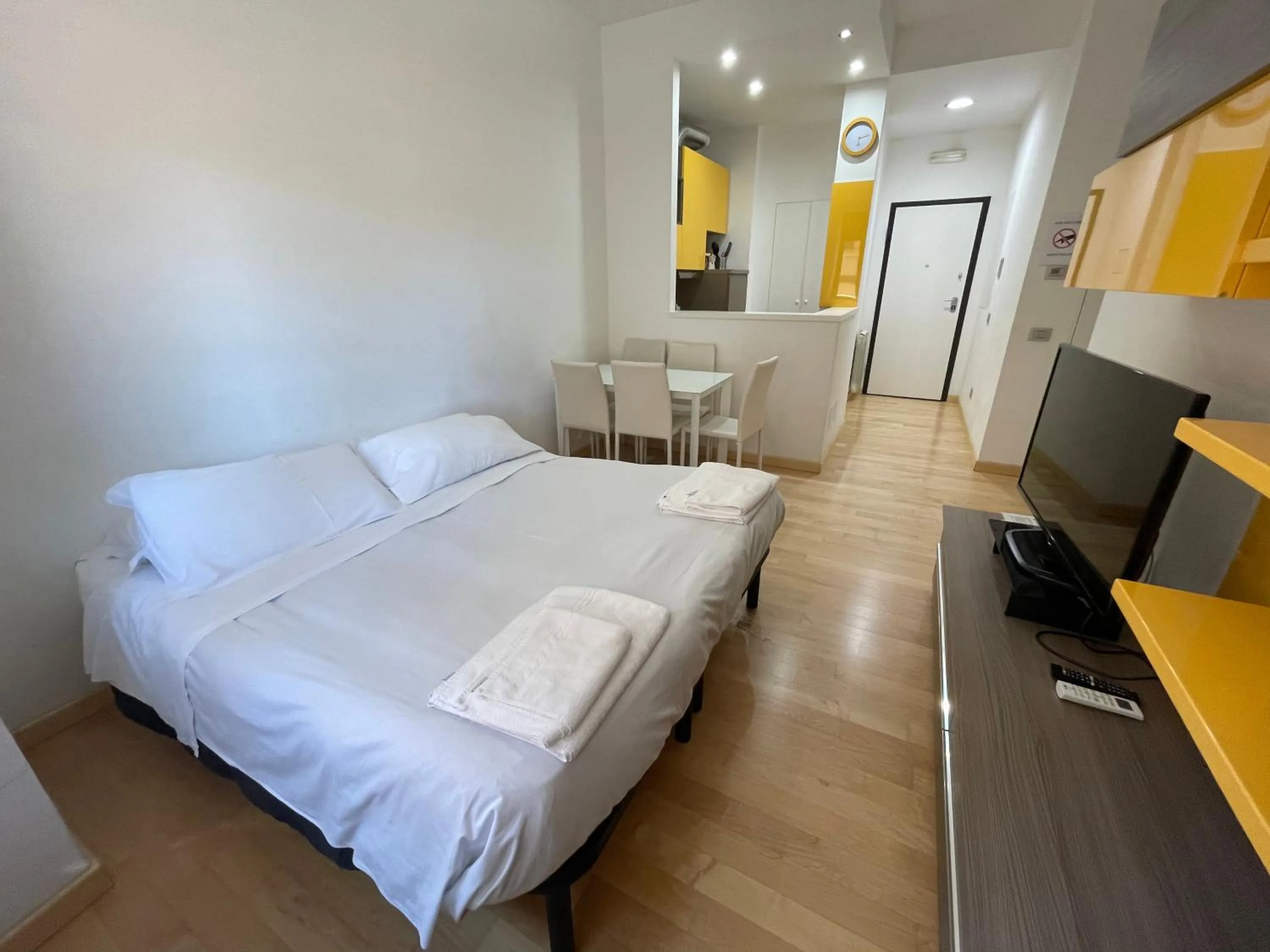 Bedroom, Bed in Luciano Laterani Guest House