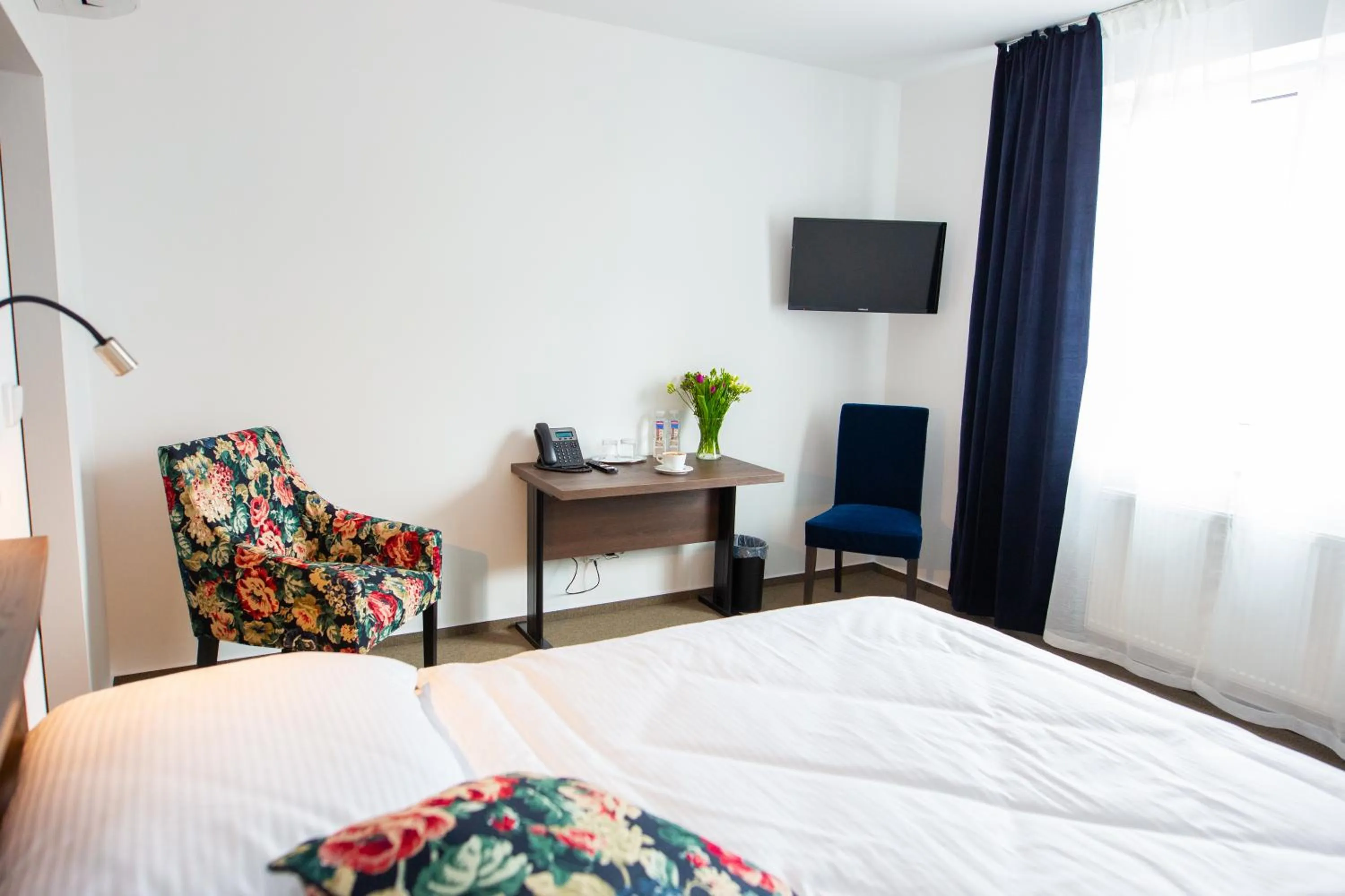 Bed in Hotel Olympionik