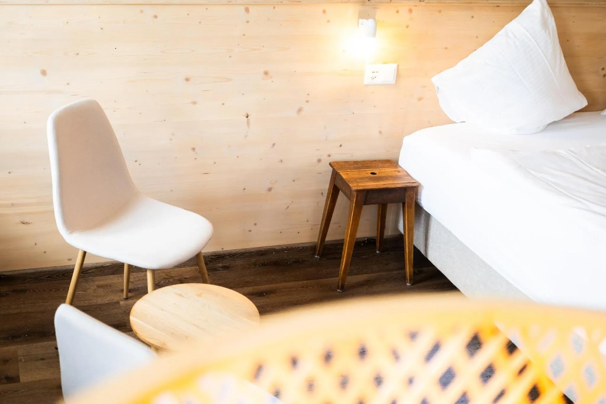 Photo of the whole room, Bed in Drei Könige