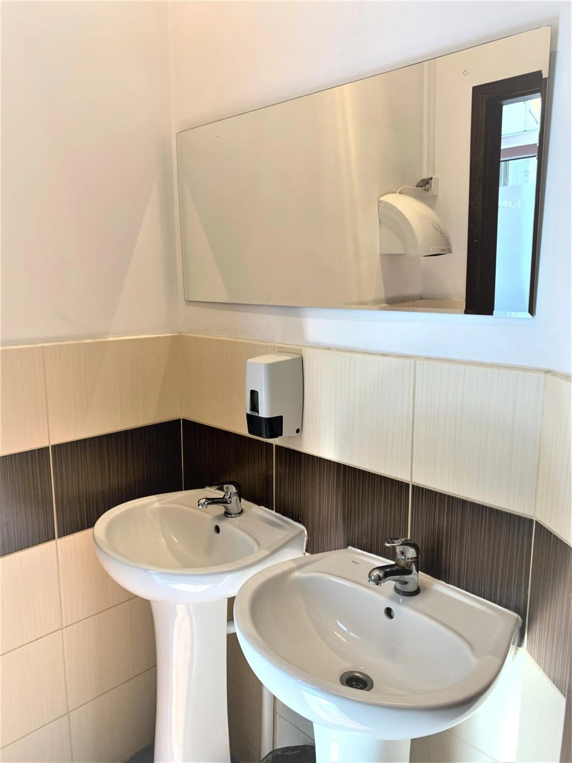 Bathroom in Absynt Hostel Wrocław