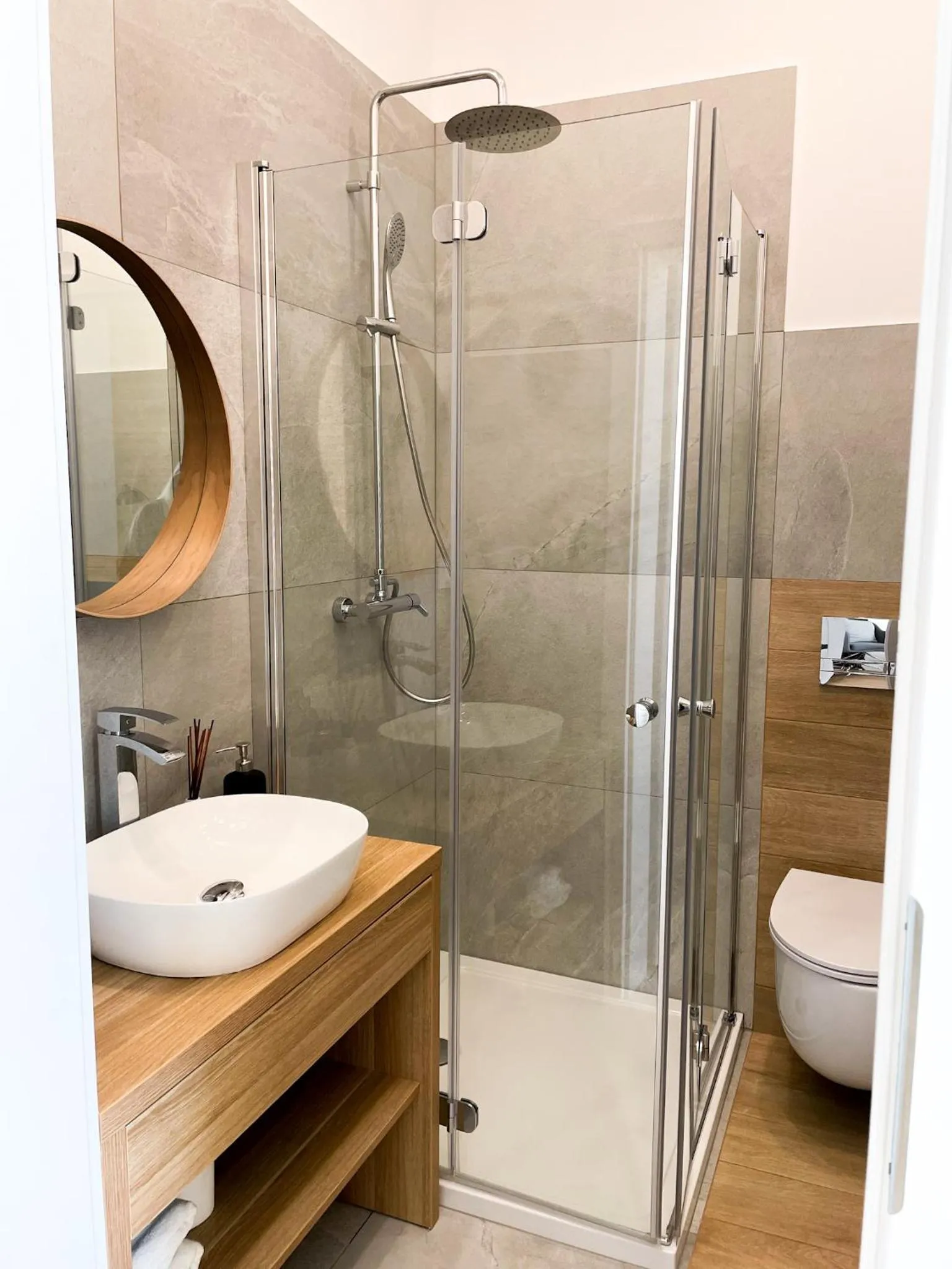 Shower in Absynt Hostel Wrocław