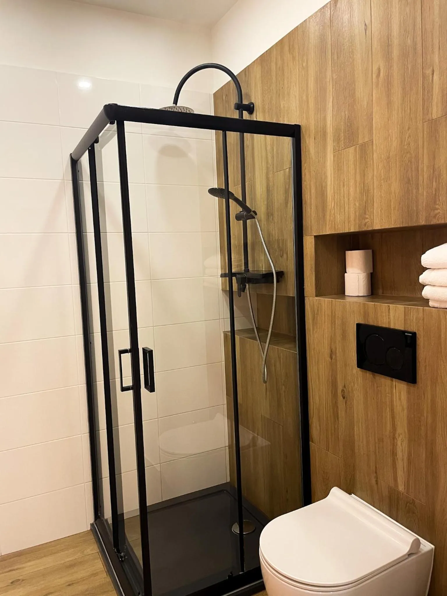 Shower in Absynt Hostel Wrocław