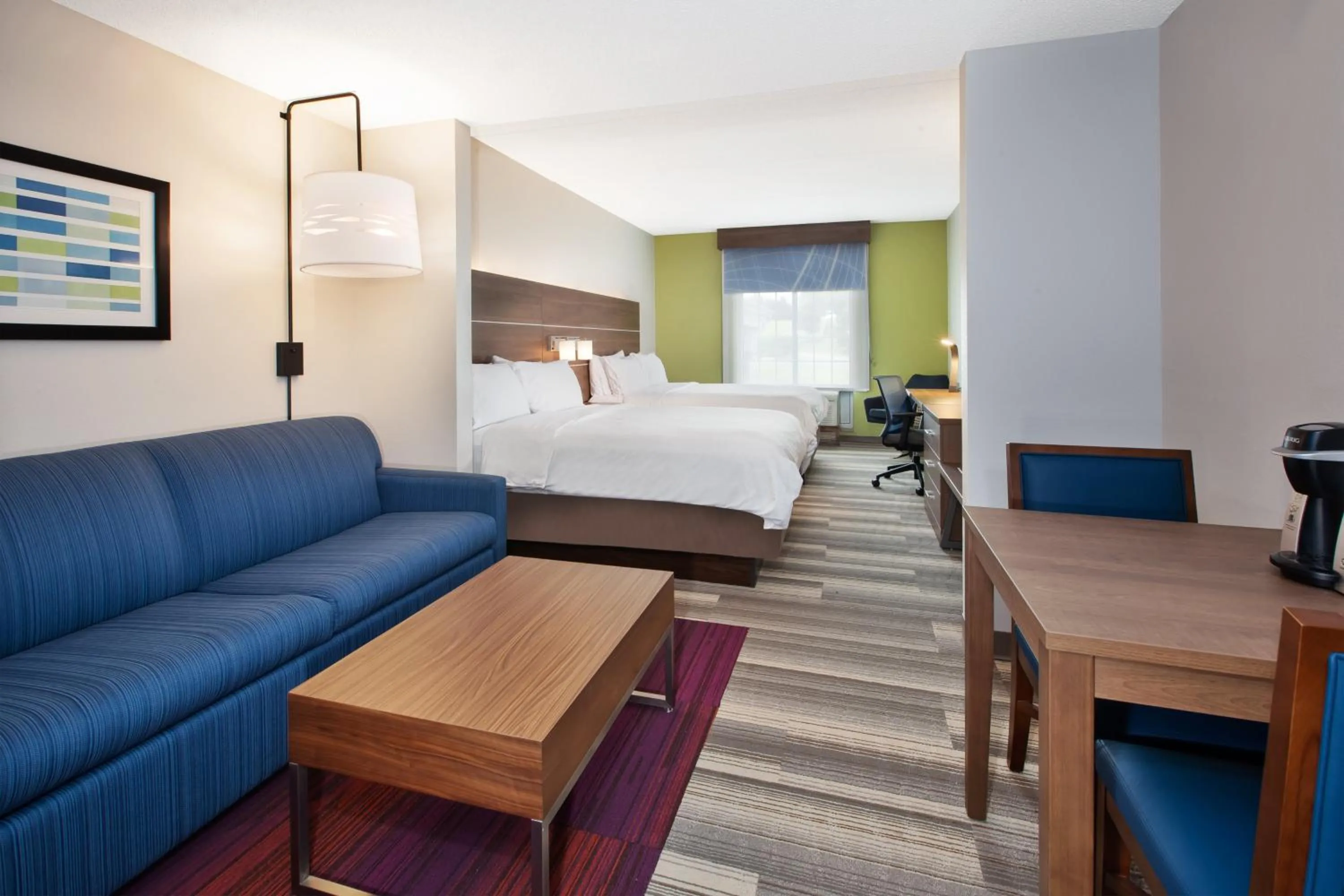 Photo of the whole room, Bed in Holiday Inn Express Hotel & Suites Warrenton by IHG