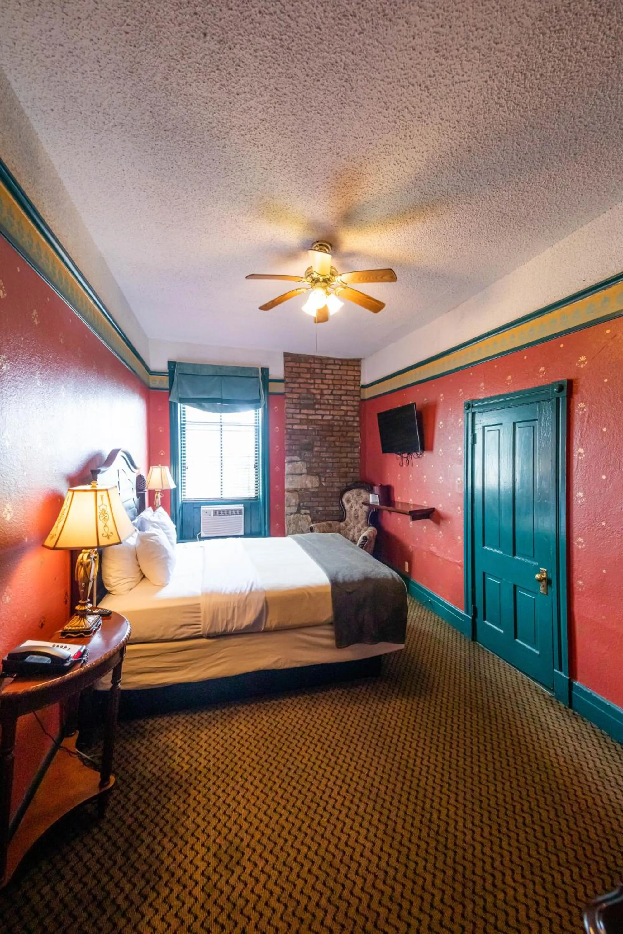 Bed in 1886 Crescent Hotel and Spa