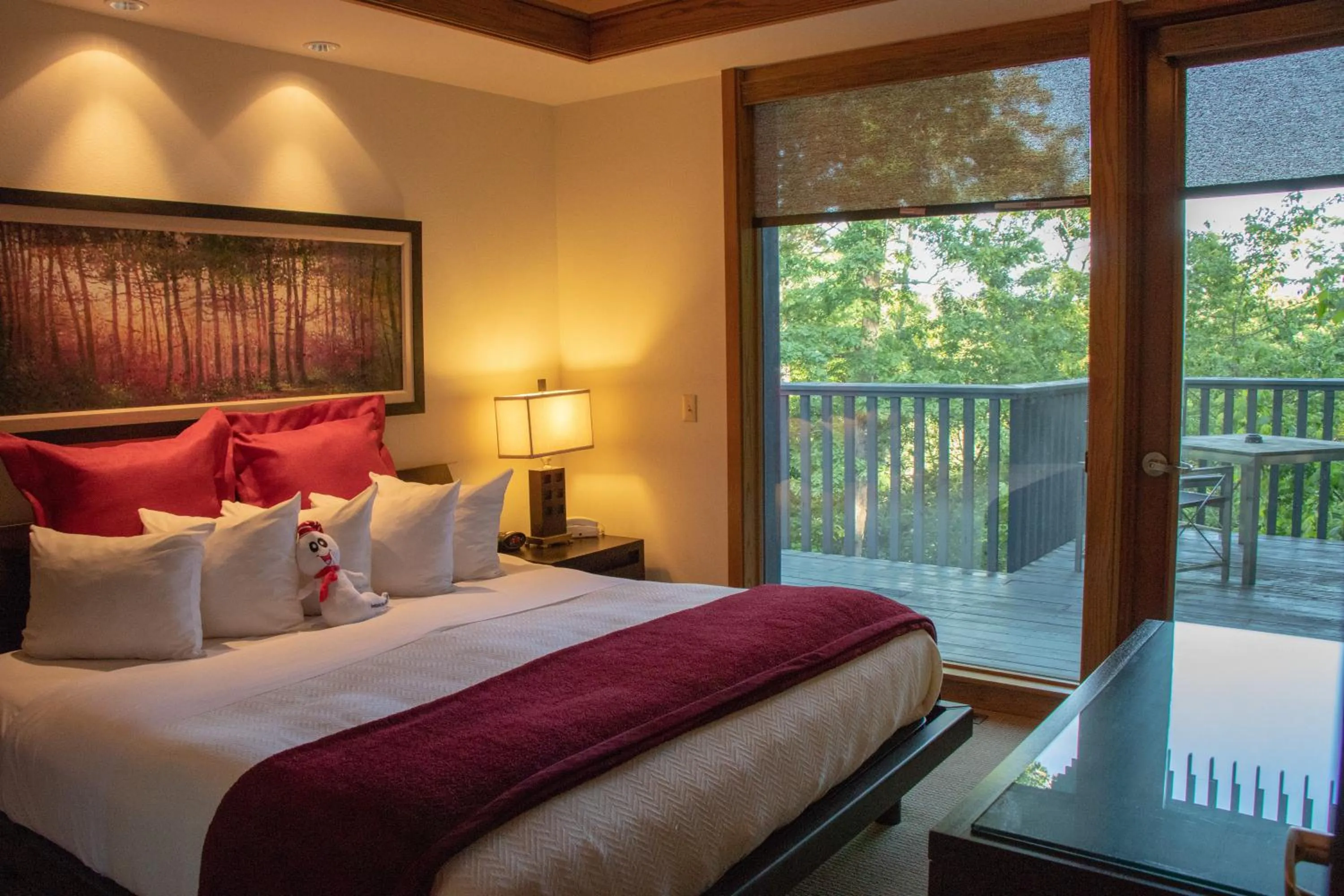 Bed in 1886 Crescent Hotel and Spa