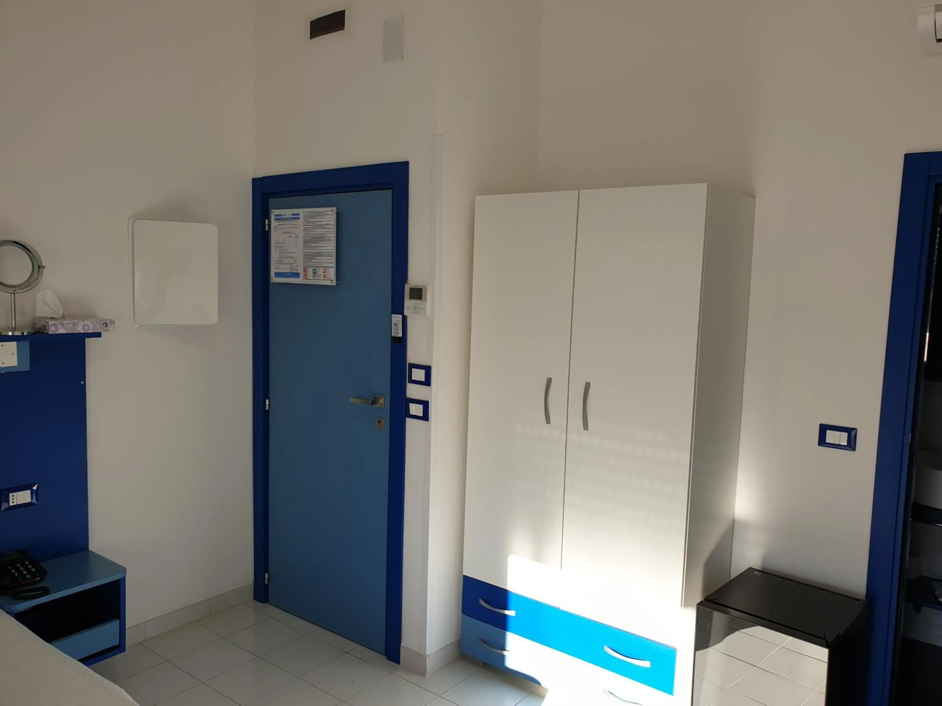 Bedroom in Hotel Caraibisiaco sul mare