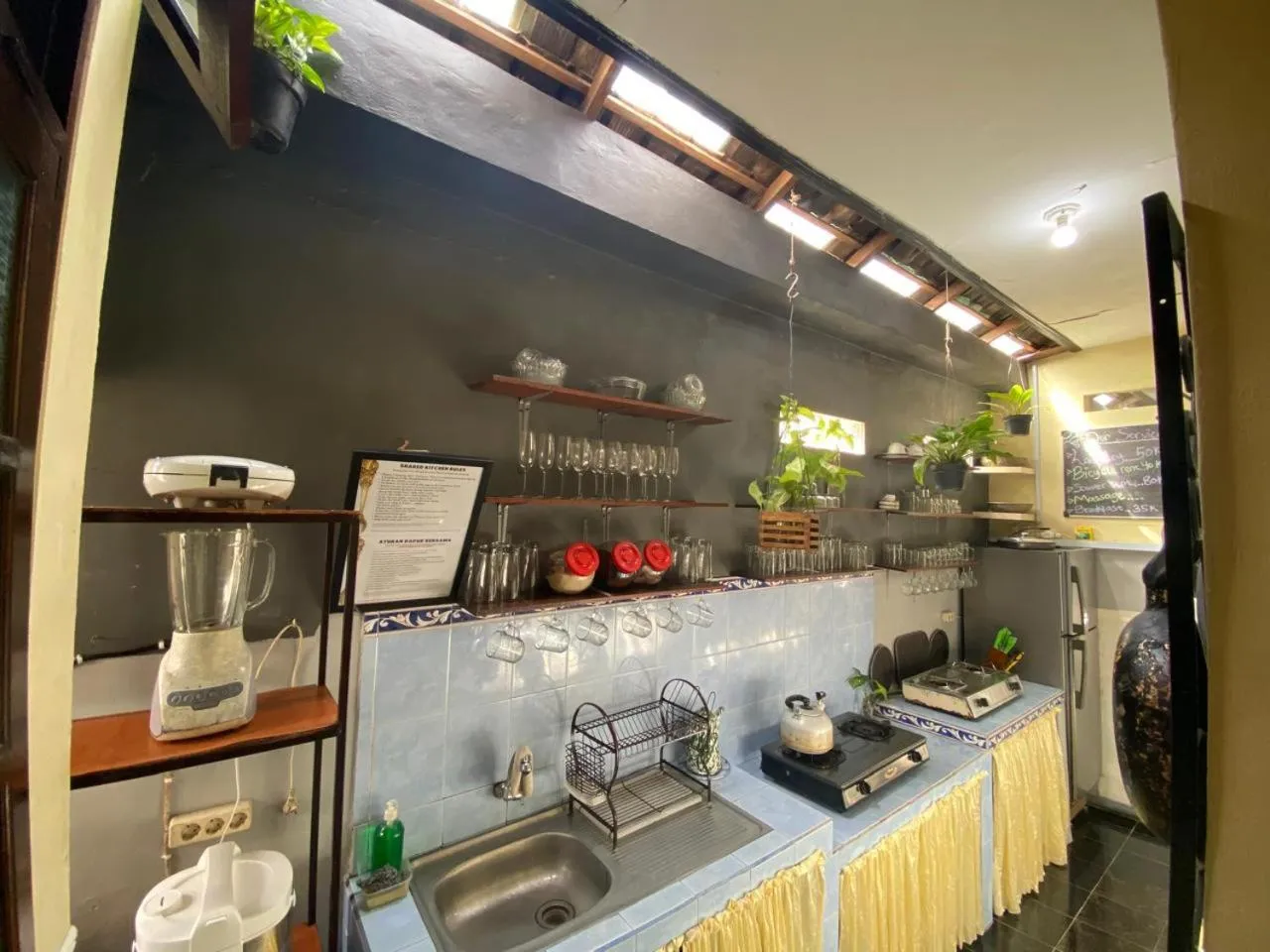 Kitchen or kitchenette in Coliving Bali SWEET HOME Kost Lengkap di Tabanan Kota