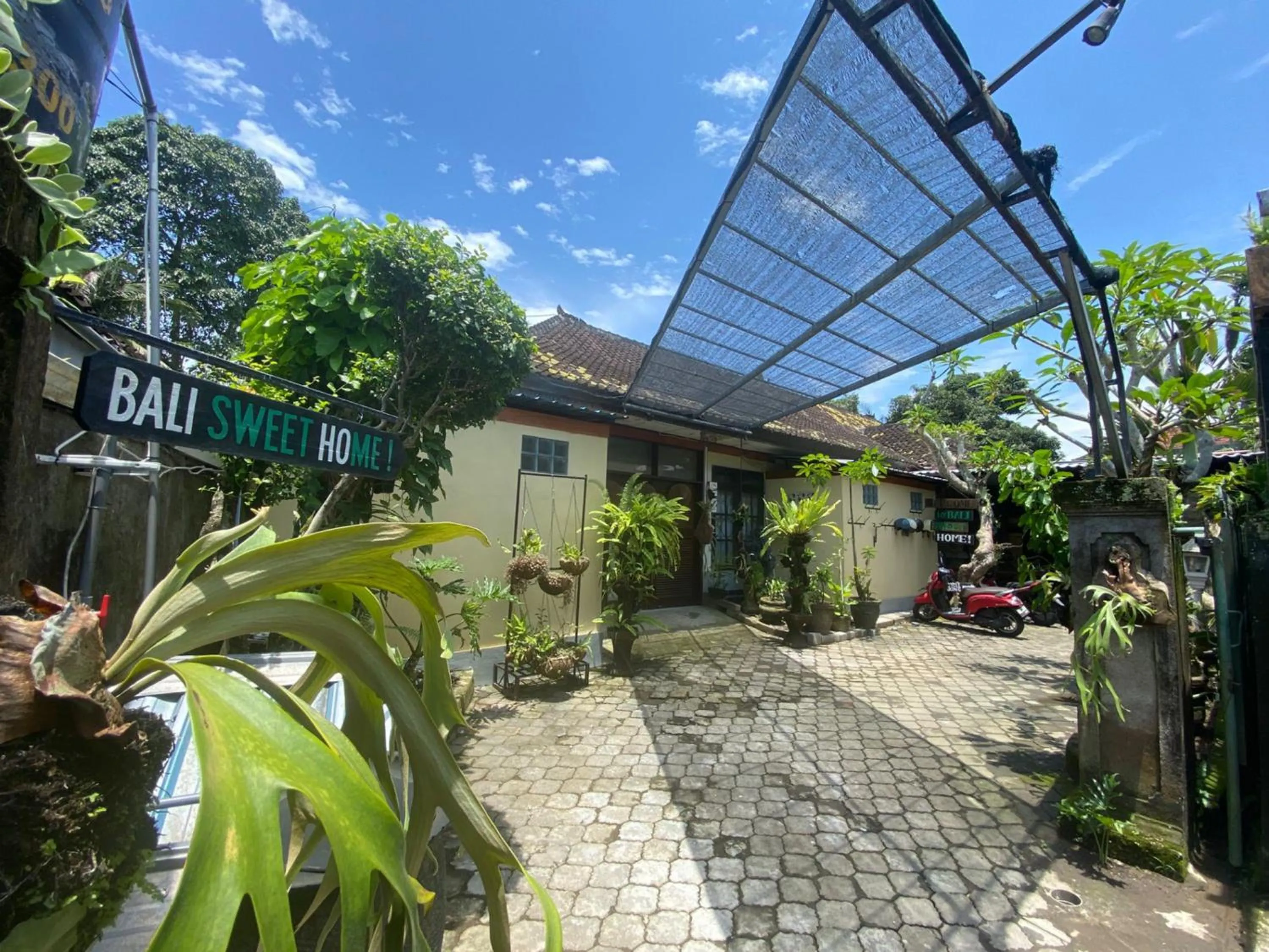 Property building in Coliving Bali SWEET HOME Kost Lengkap di Tabanan Kota